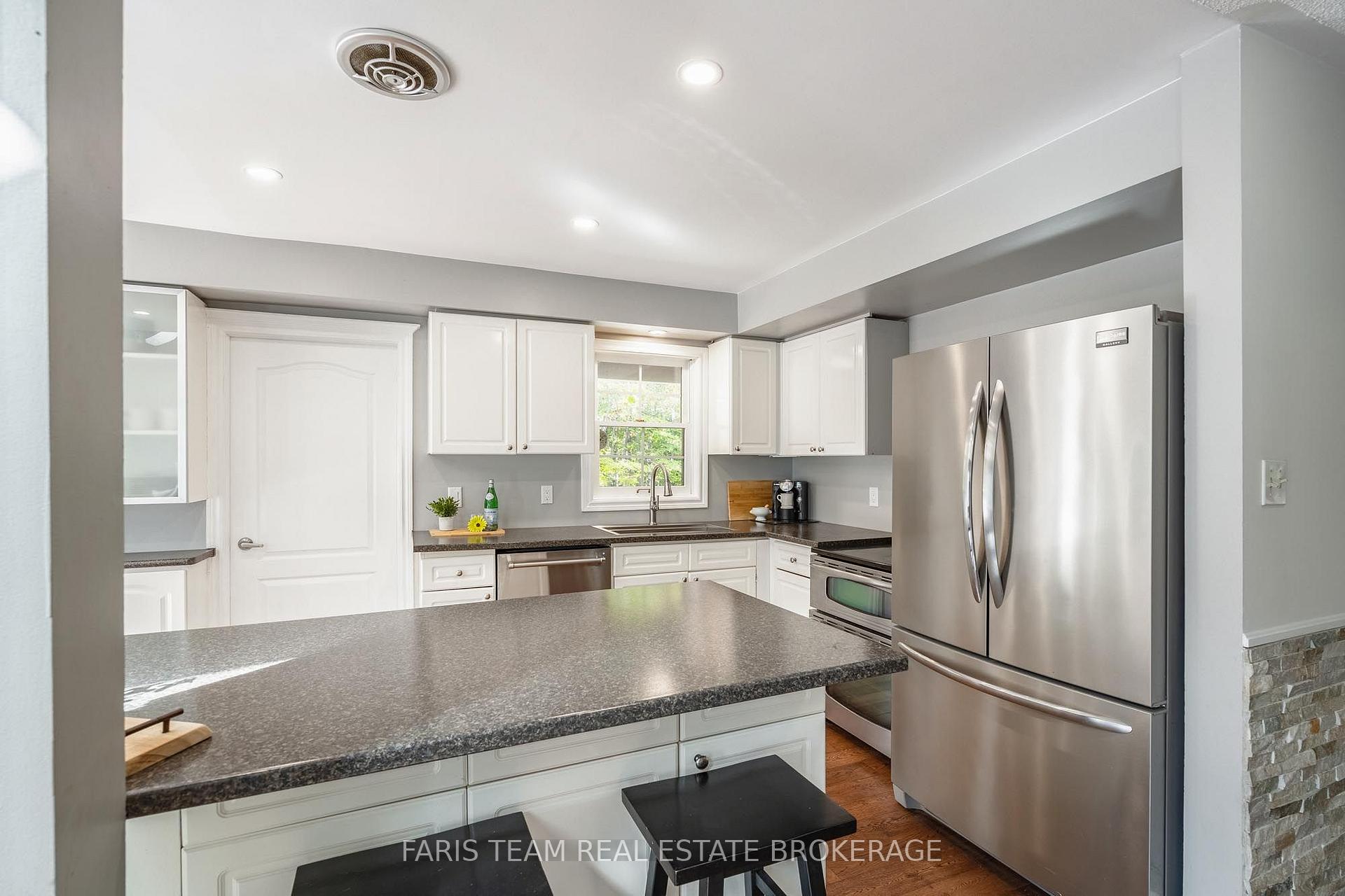 Photo 5 of 12 Valley View Drive, Springwater, Rural Springwater — HOMEH