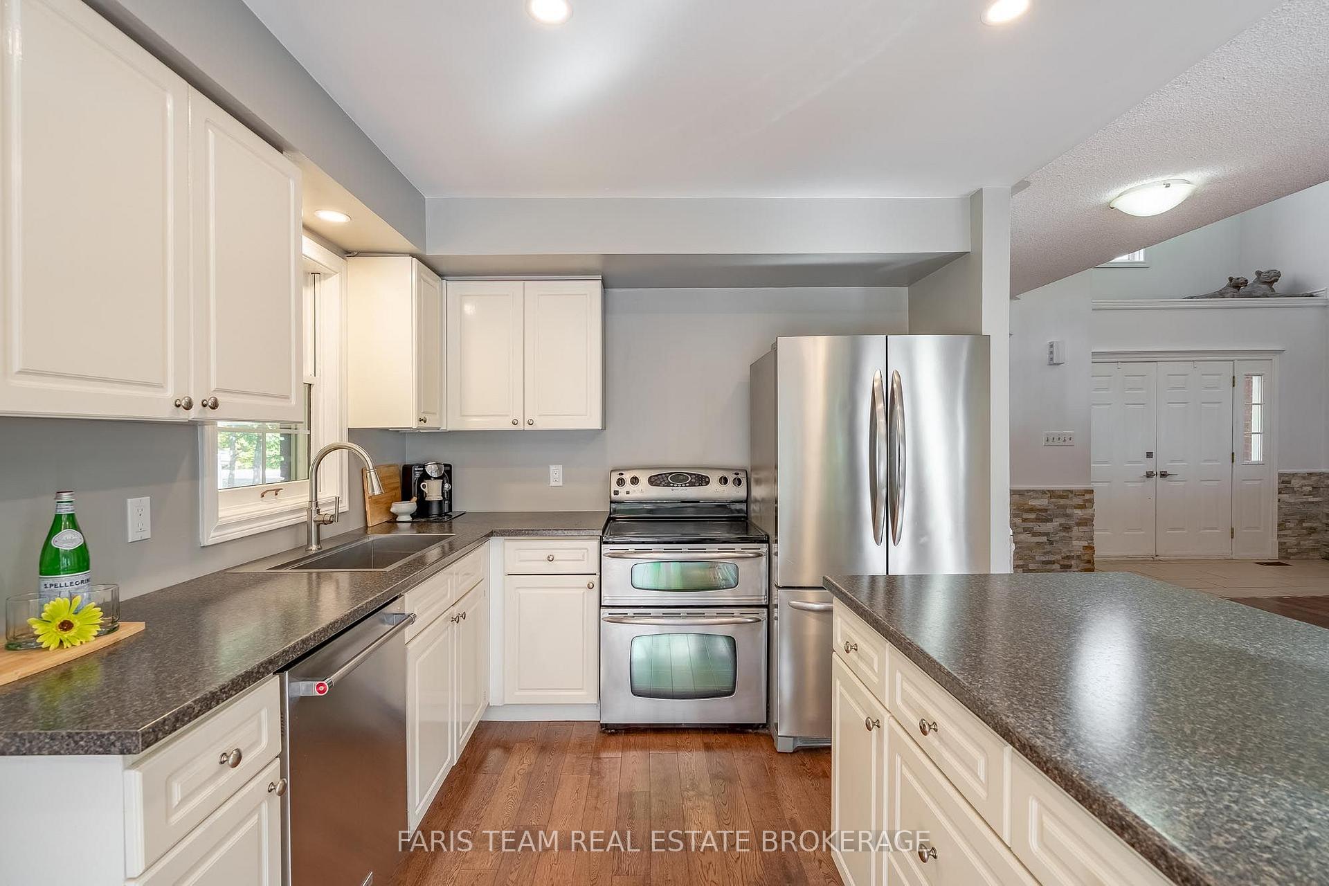 Photo 6 of 12 Valley View Drive, Springwater, Rural Springwater — HOMEH
