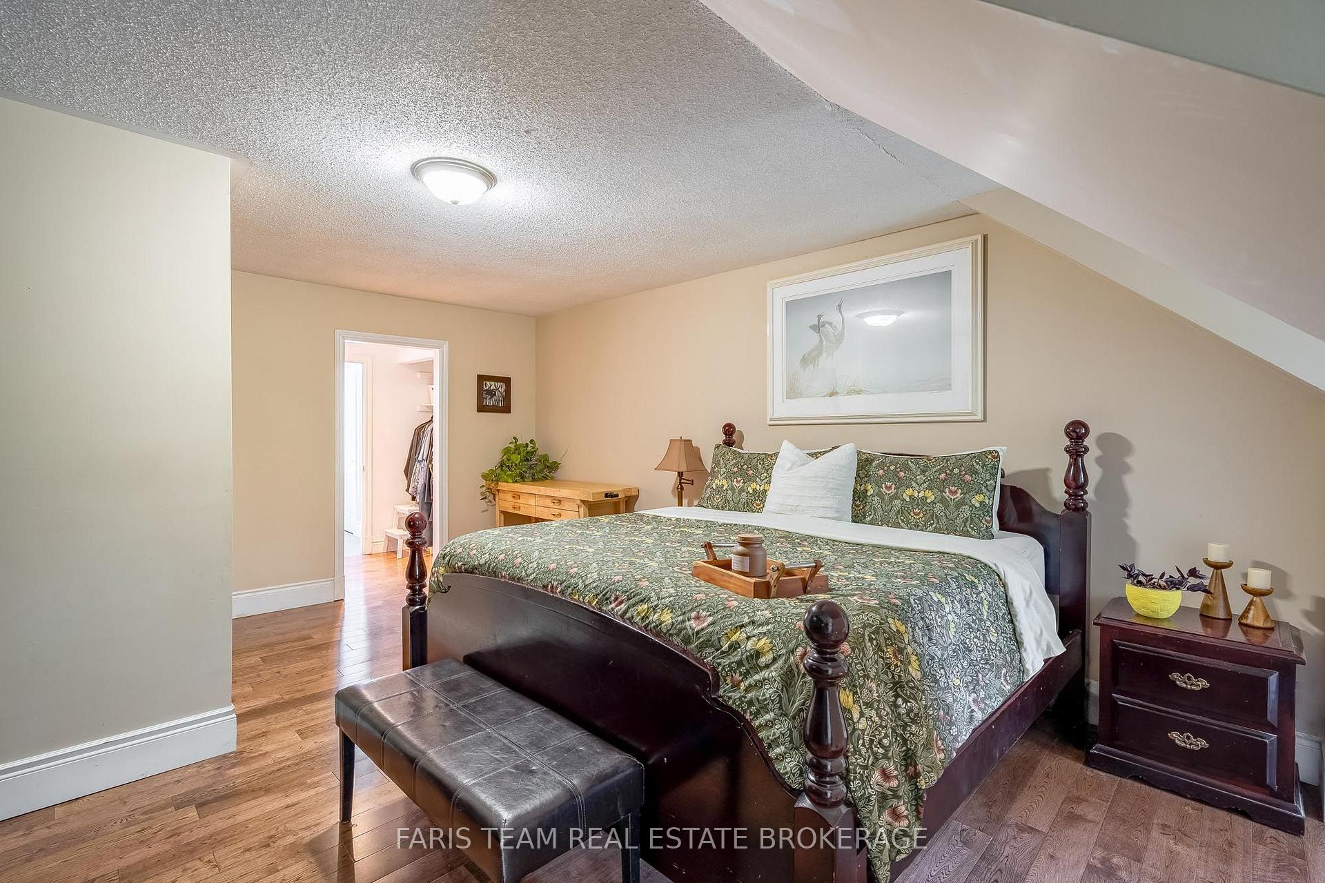 Photo 14 of 12 Valley View Drive, Springwater, Rural Springwater — HOMEH