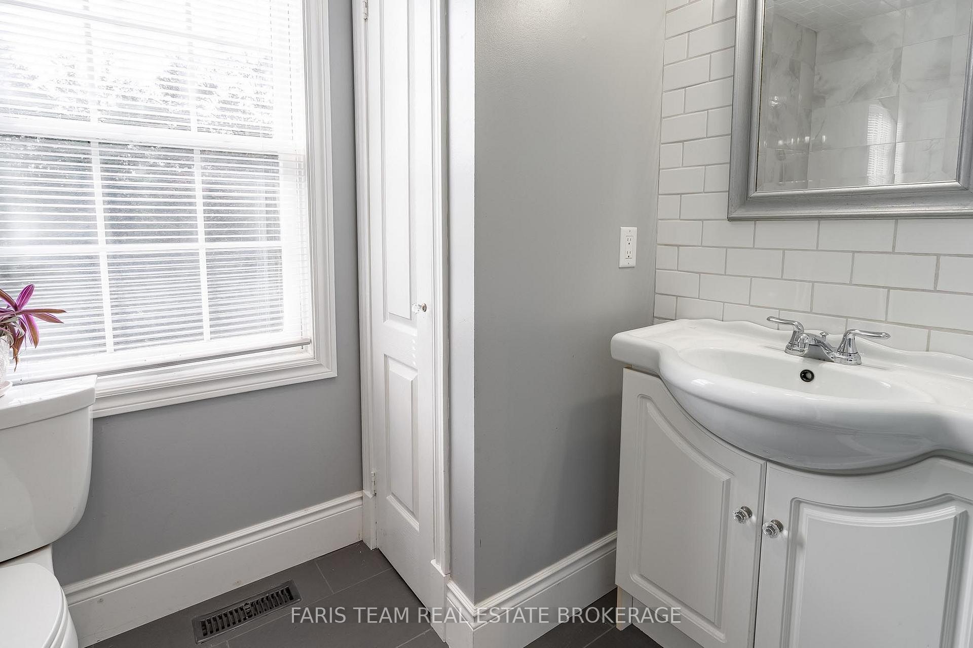 Photo 15 of 12 Valley View Drive, Springwater, Rural Springwater — HOMEH