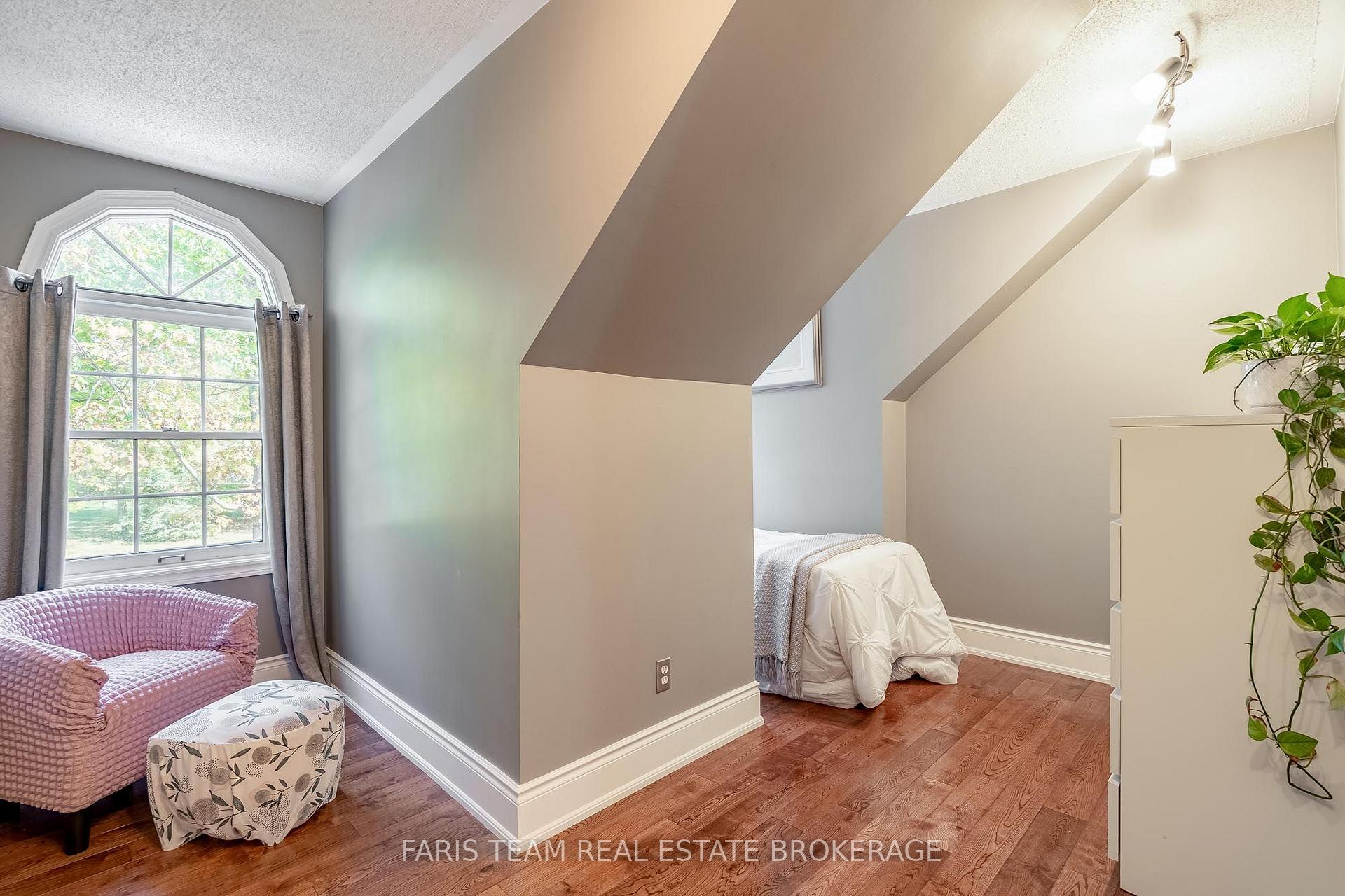 Photo 17 of 12 Valley View Drive, Springwater, Rural Springwater — HOMEH