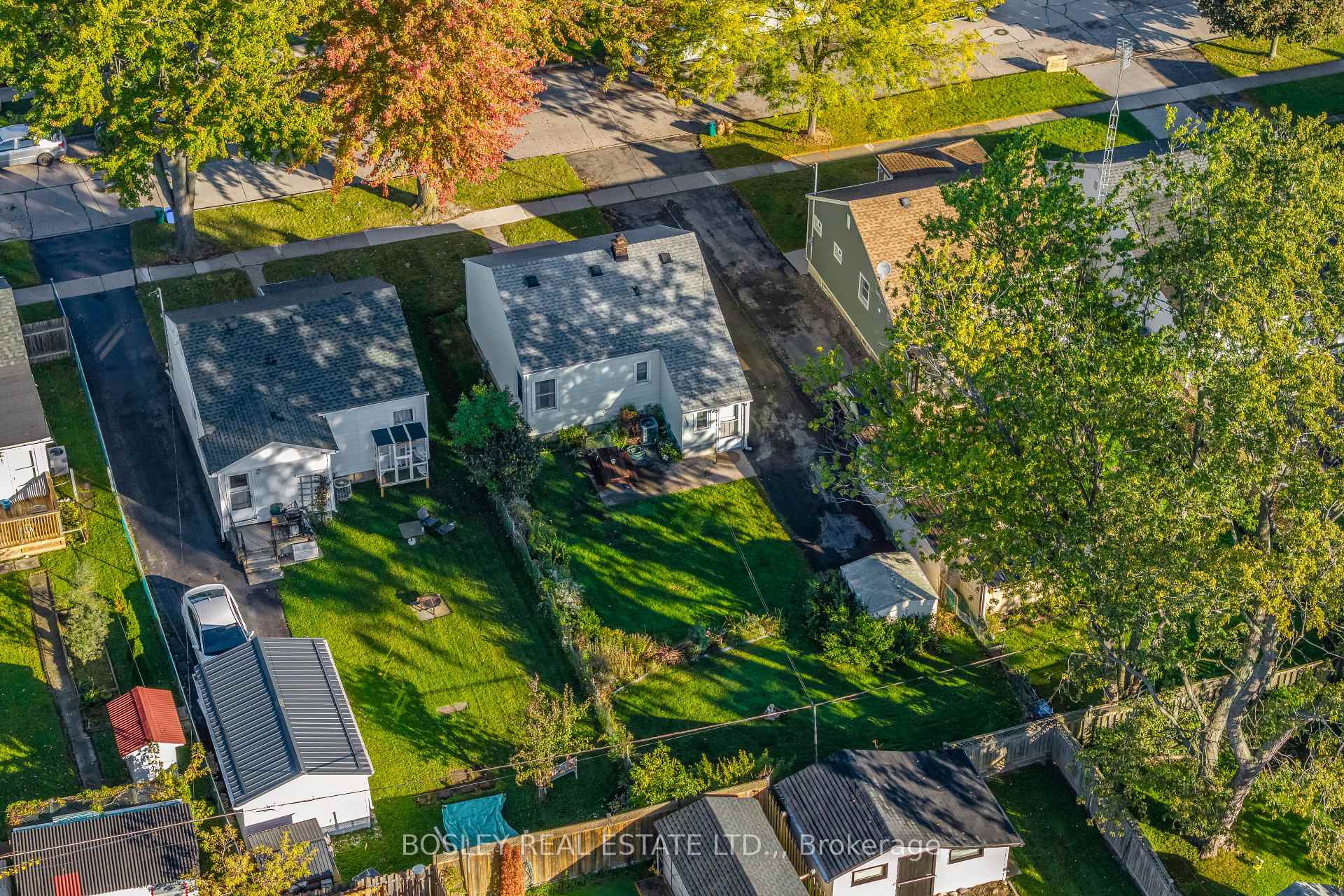 Photo 2 of 13 Hilda Street, St. Catharines, Western Hill — HOMEH