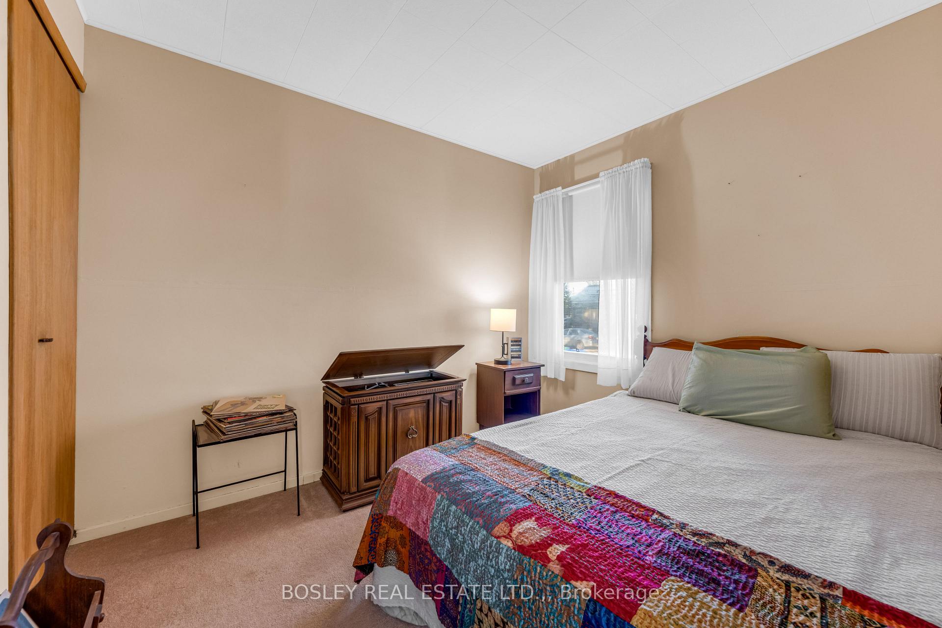 Photo 7 of 13 Hilda Street, St. Catharines, Western Hill — HOMEH