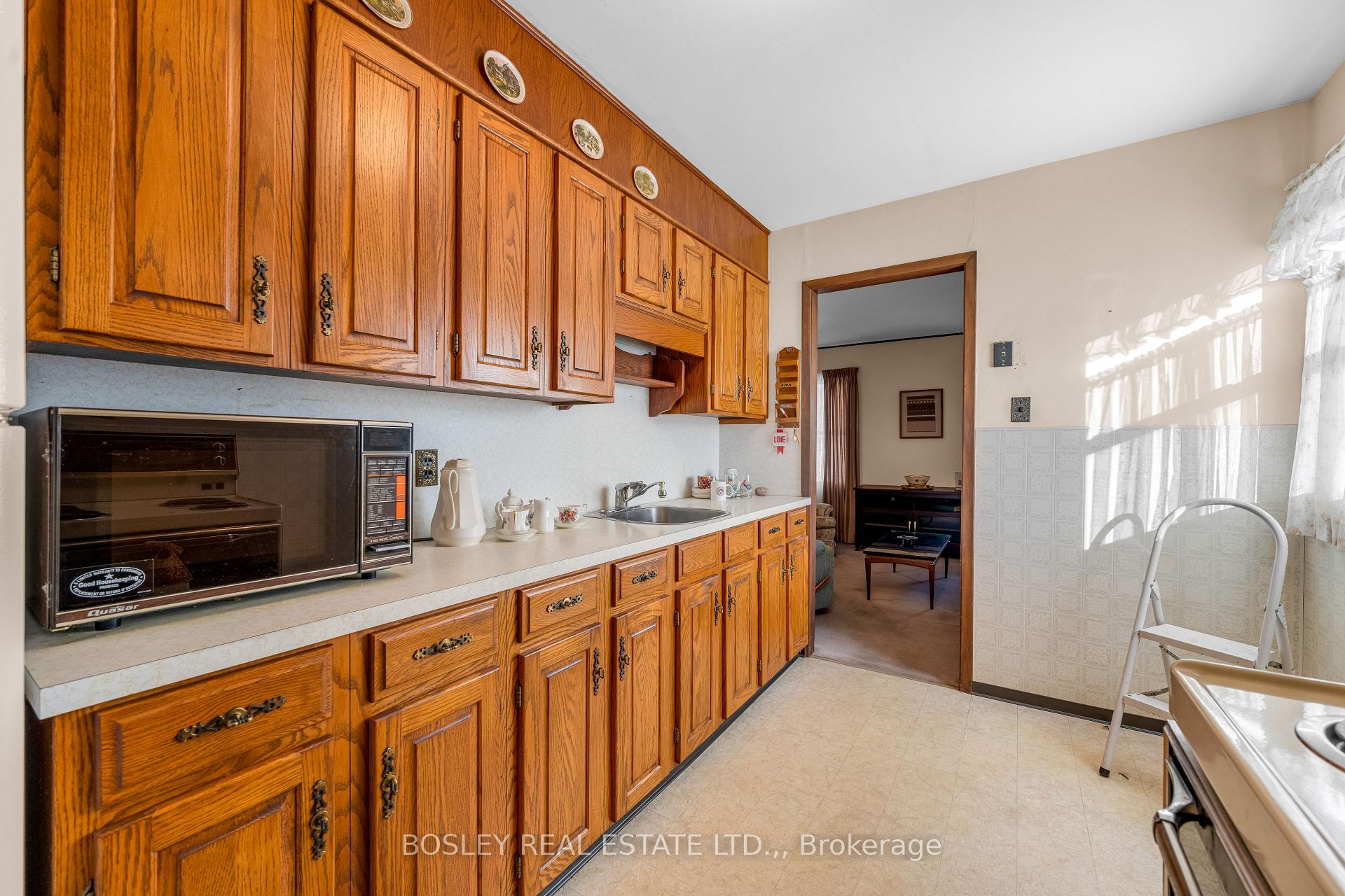 Photo 14 of 13 Hilda Street, St. Catharines, Western Hill — HOMEH