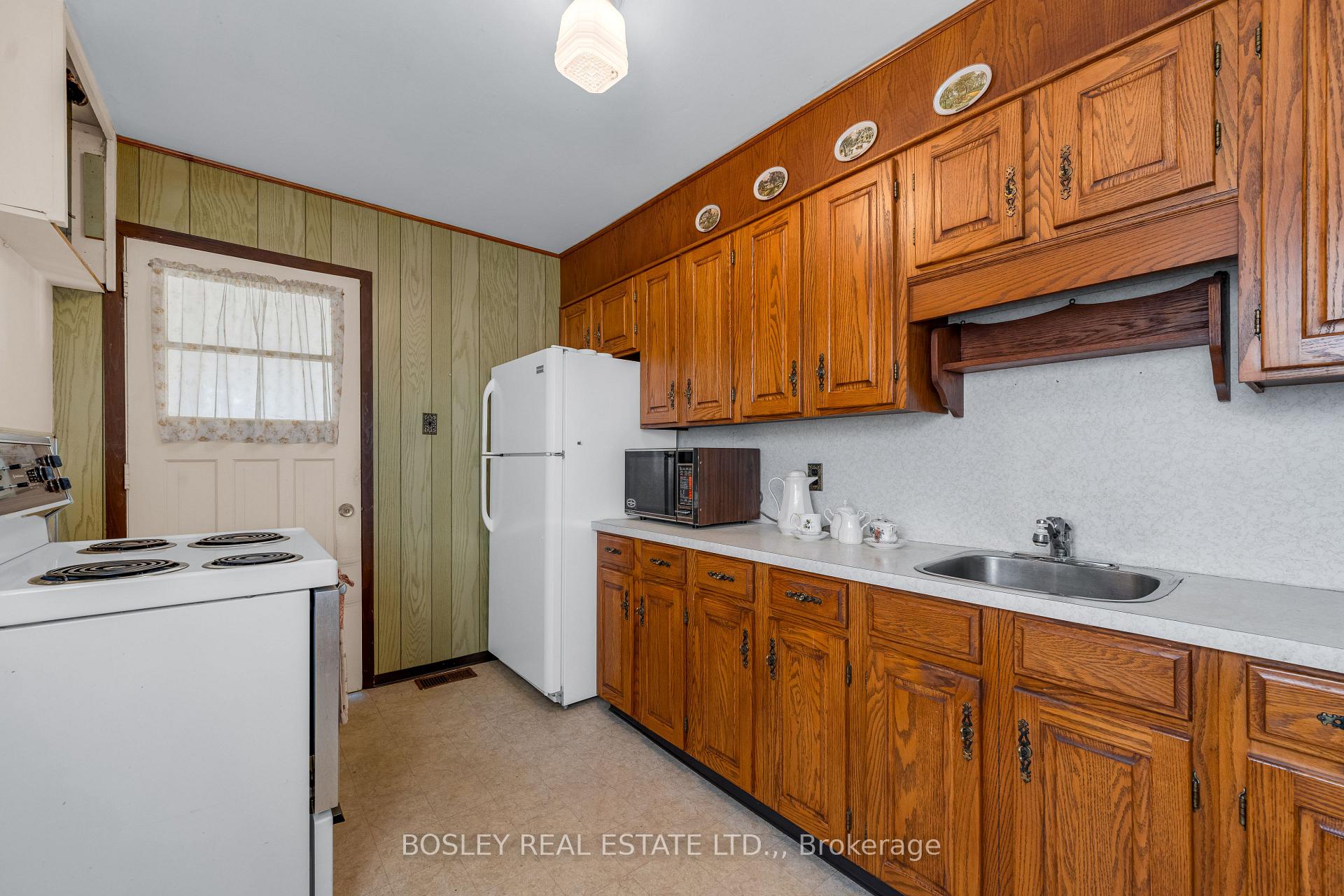Photo 16 of 13 Hilda Street, St. Catharines, Western Hill — HOMEH