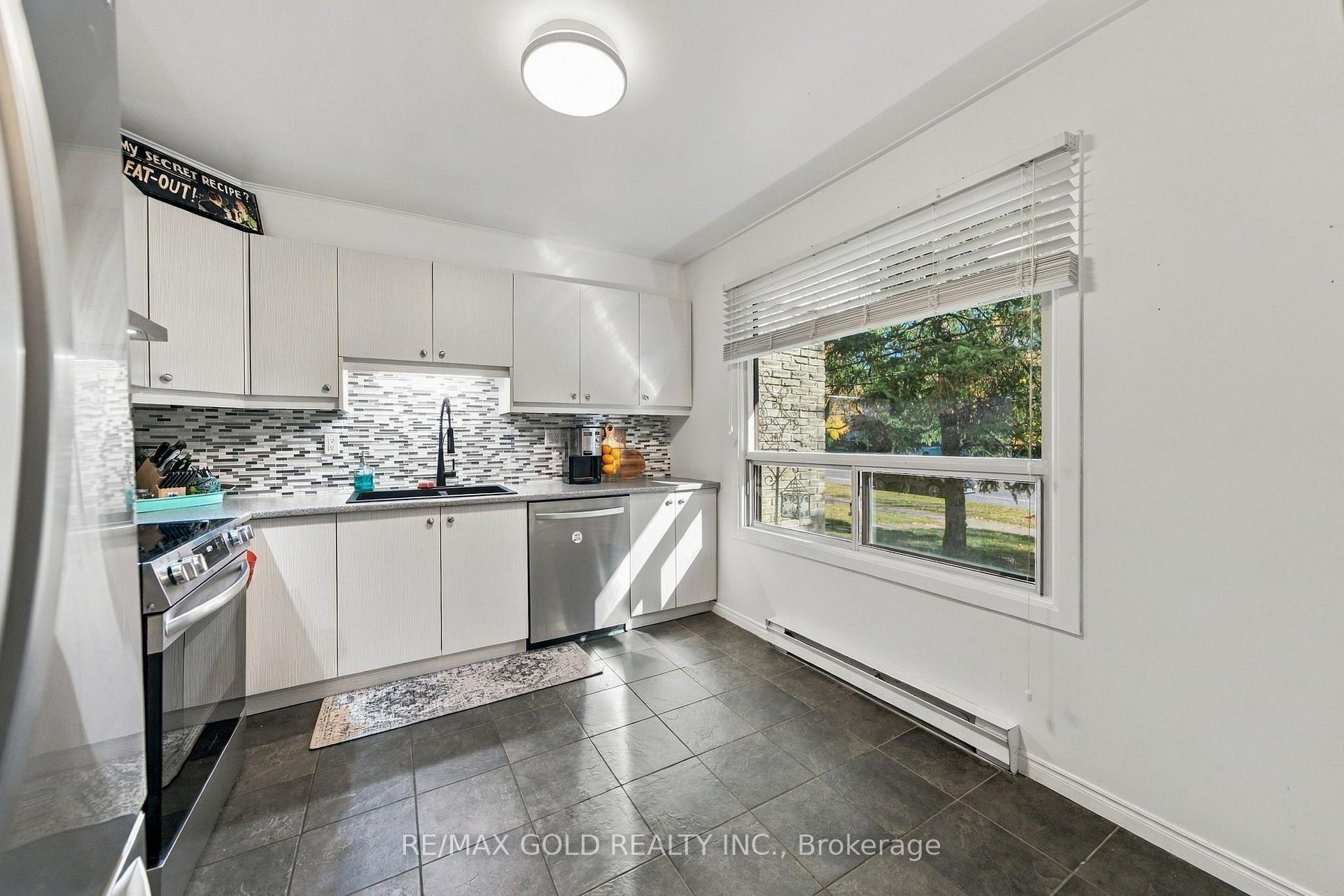 Photo 4 of Unit 45, 6540 Falconer Drive, Mississauga, Streetsville — HOMEH