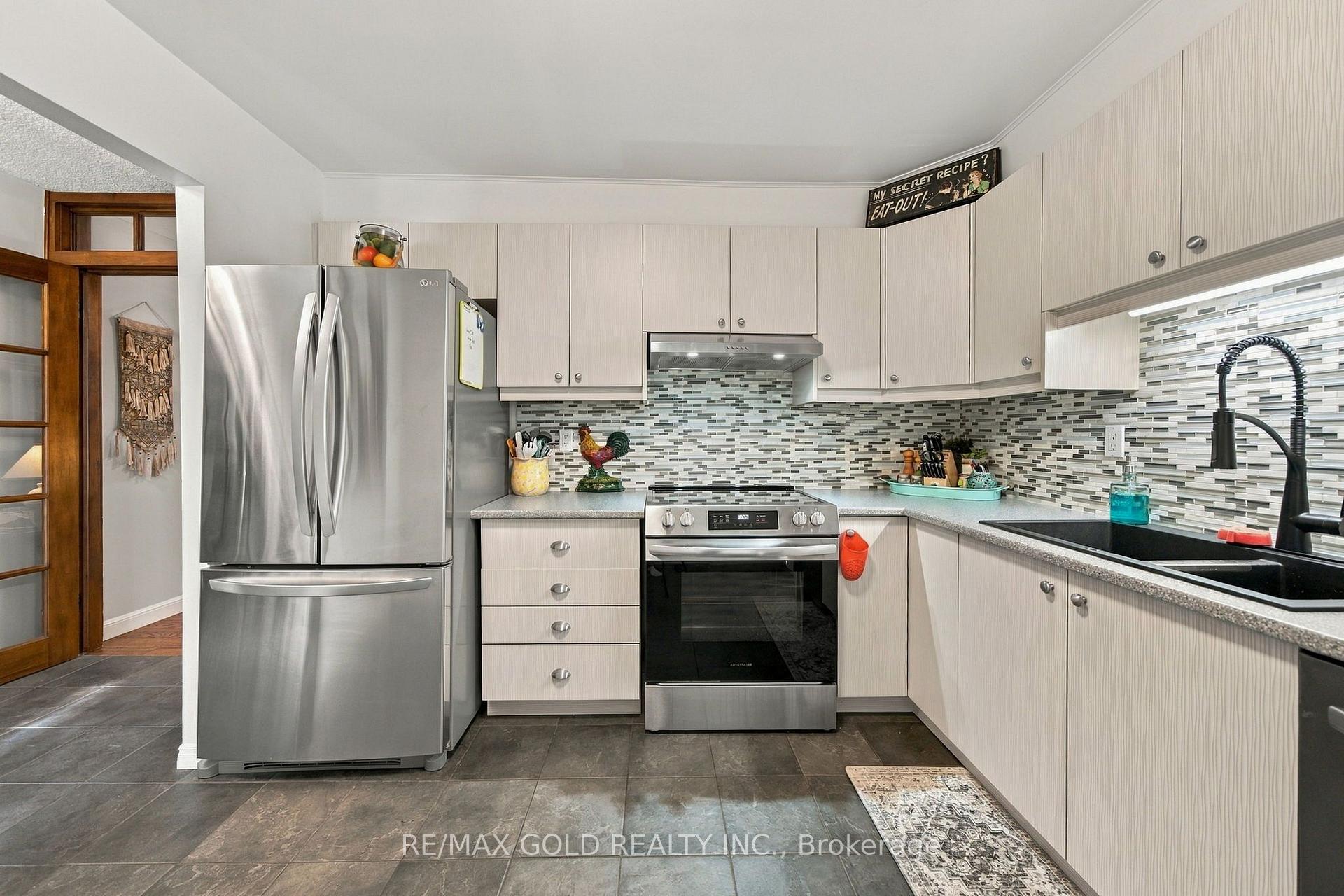Photo 5 of Unit 45, 6540 Falconer Drive, Mississauga, Streetsville — HOMEH