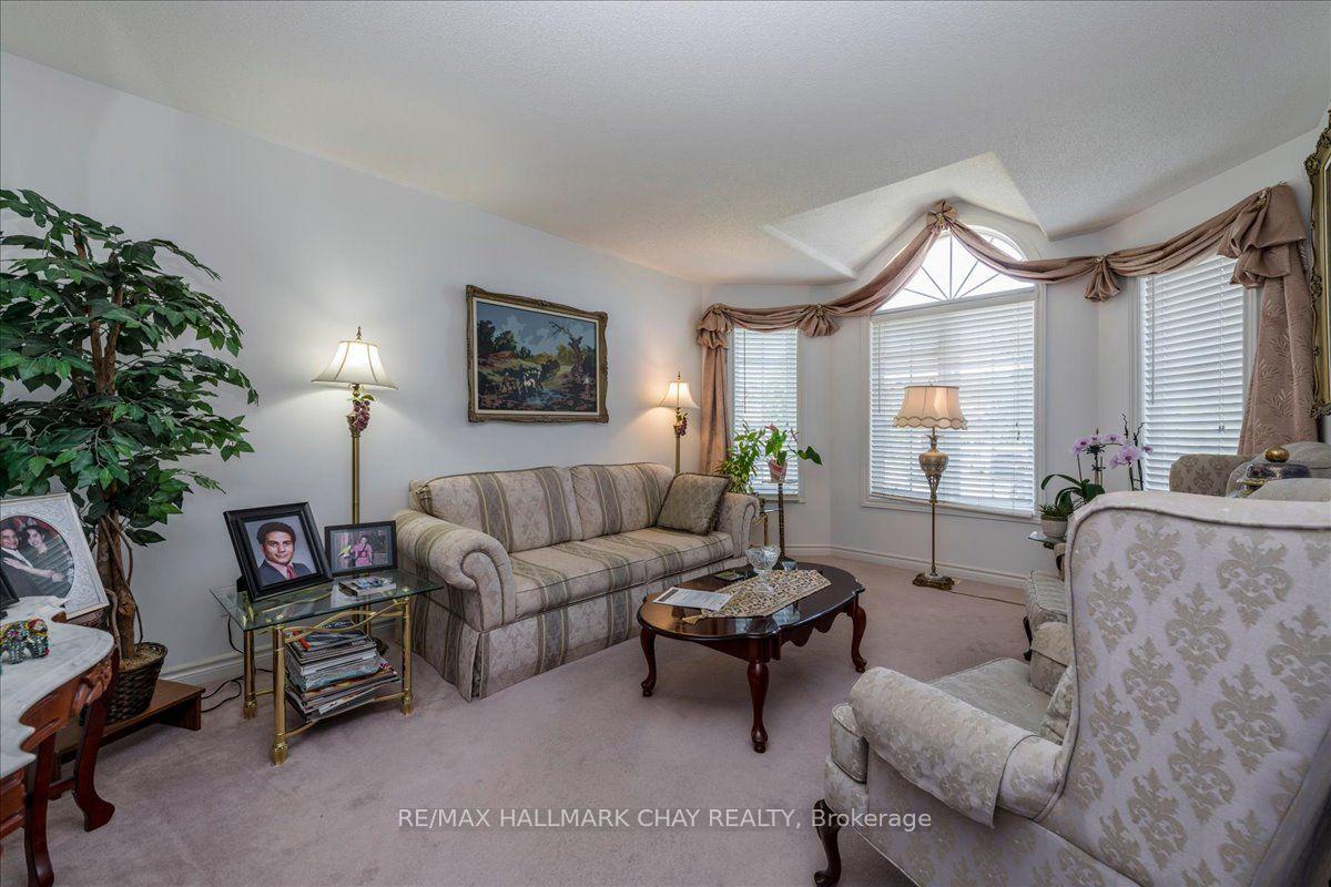Photo 4 of 245 Pringle Drive, Barrie, Edgehill Drive — HOMEH