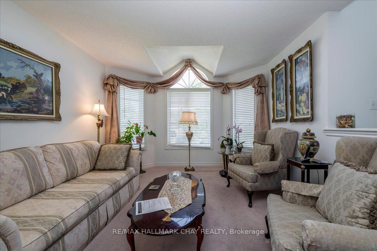 Photo 5 of 245 Pringle Drive, Barrie, Edgehill Drive — HOMEH