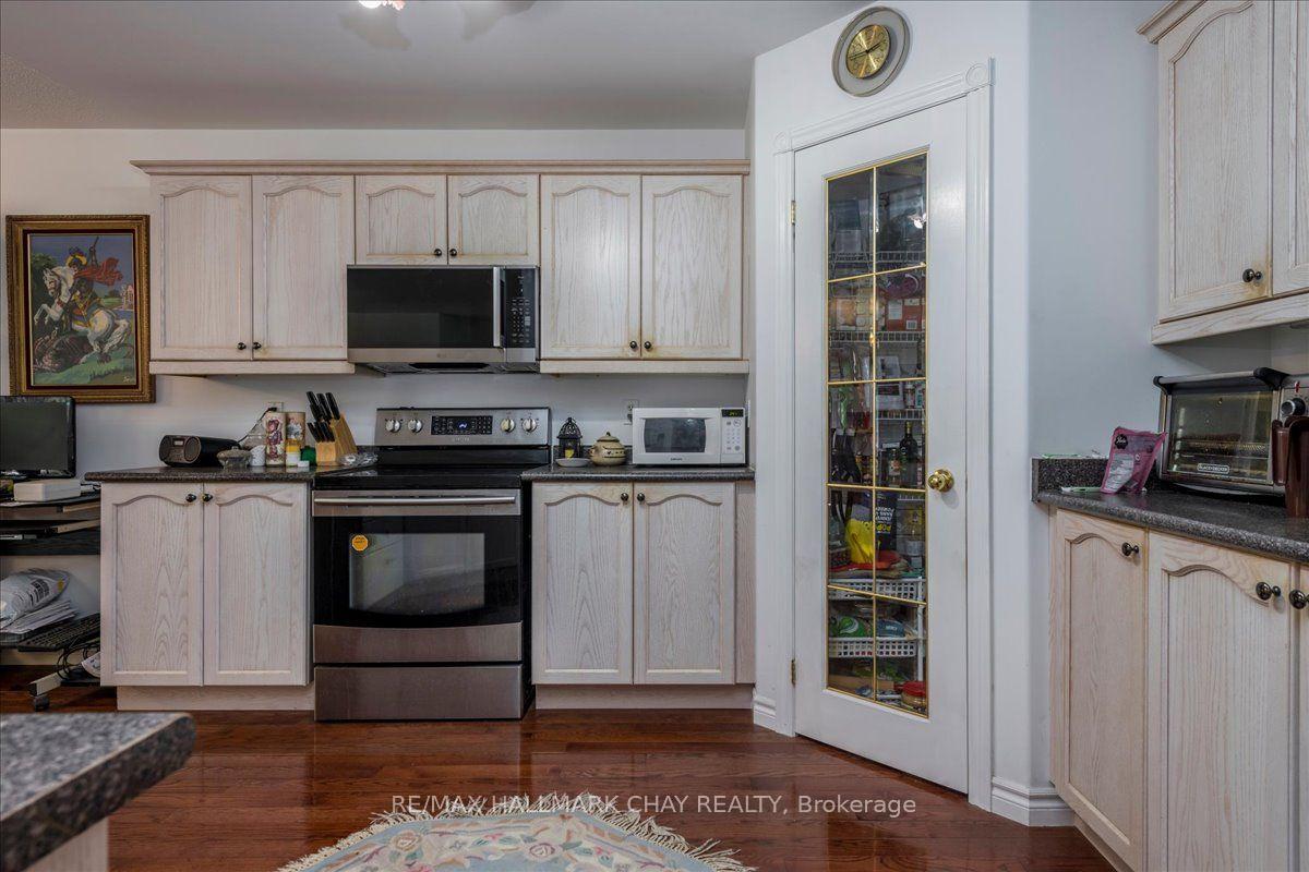 Photo 8 of 245 Pringle Drive, Barrie, Edgehill Drive — HOMEH