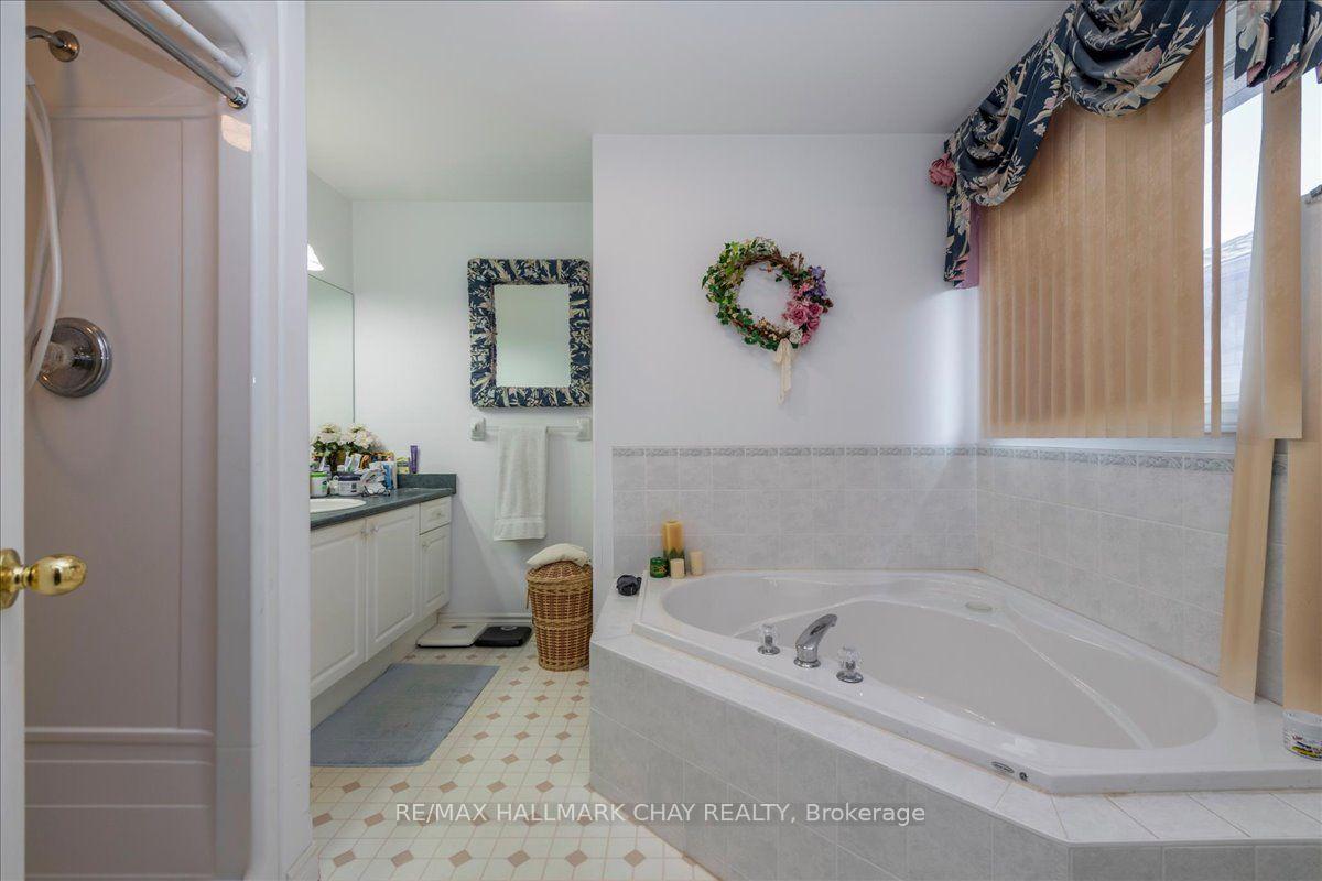 Photo 15 of 245 Pringle Drive, Barrie, Edgehill Drive — HOMEH