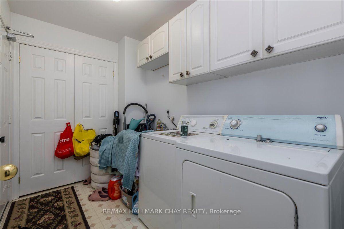 Photo 18 of 245 Pringle Drive, Barrie, Edgehill Drive — HOMEH