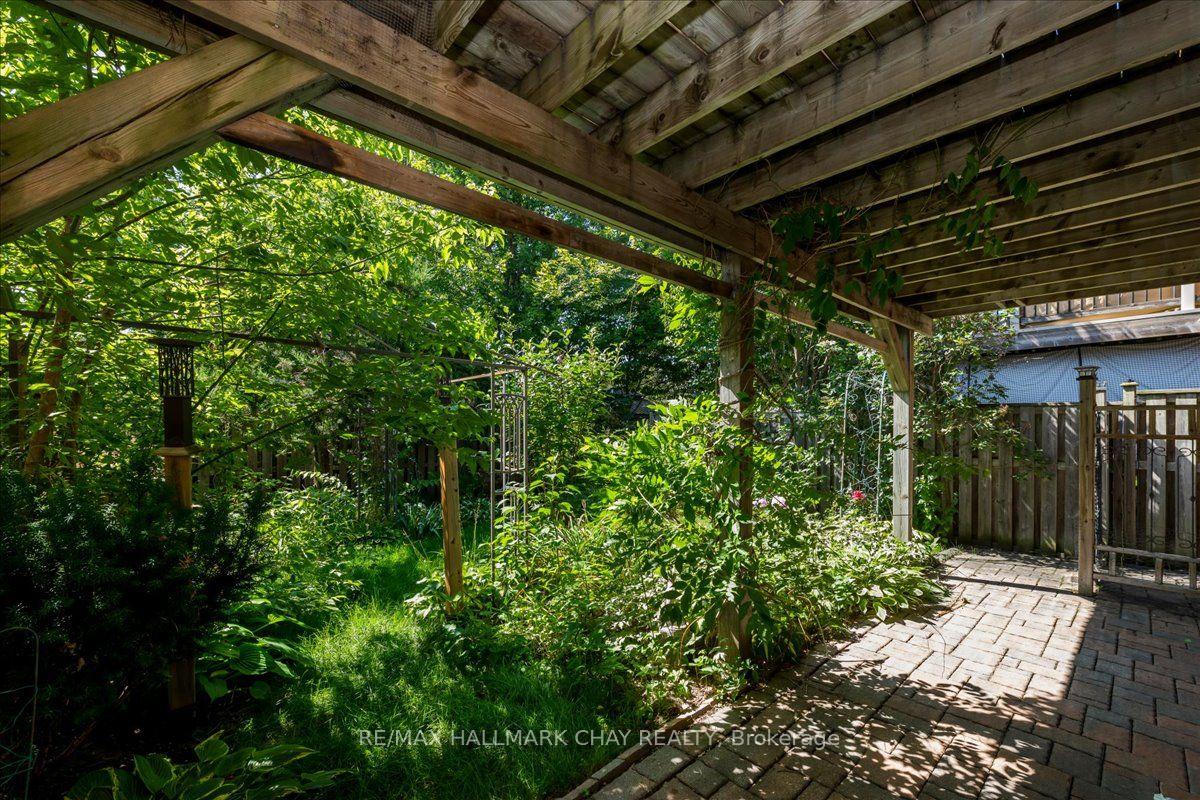Photo 20 of 245 Pringle Drive, Barrie, Edgehill Drive — HOMEH