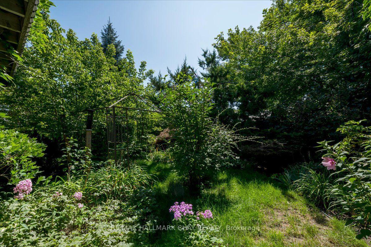 Photo 21 of 245 Pringle Drive, Barrie, Edgehill Drive — HOMEH