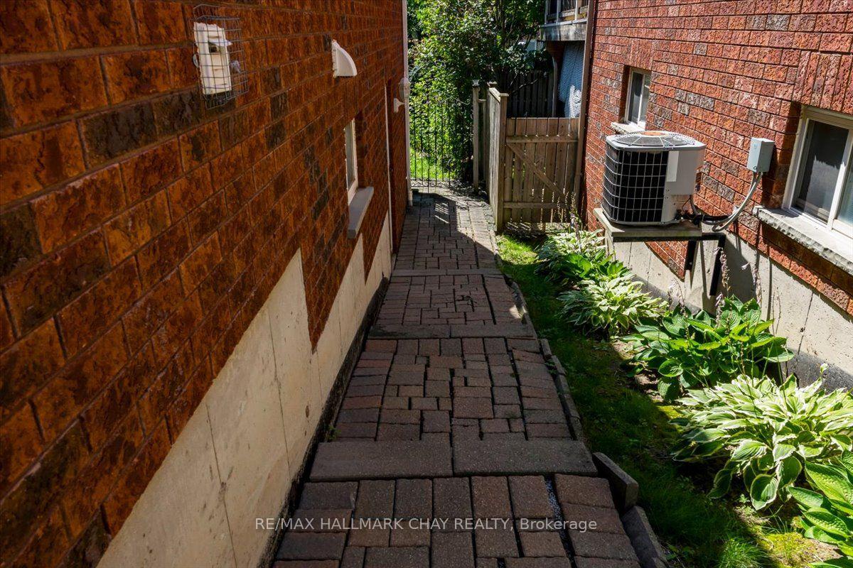 Photo 22 of 245 Pringle Drive, Barrie, Edgehill Drive — HOMEH