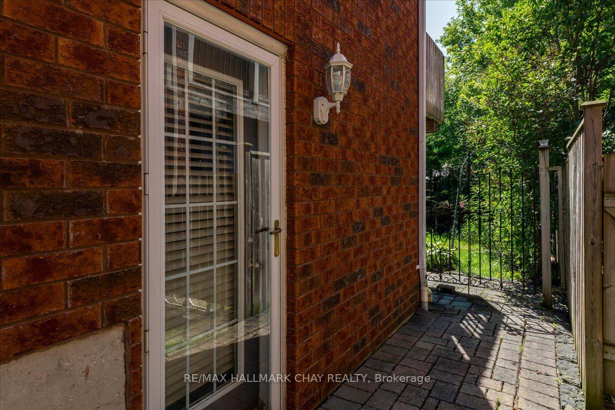 Photo 23 of 245 Pringle Drive, Barrie, Edgehill Drive — HOMEH