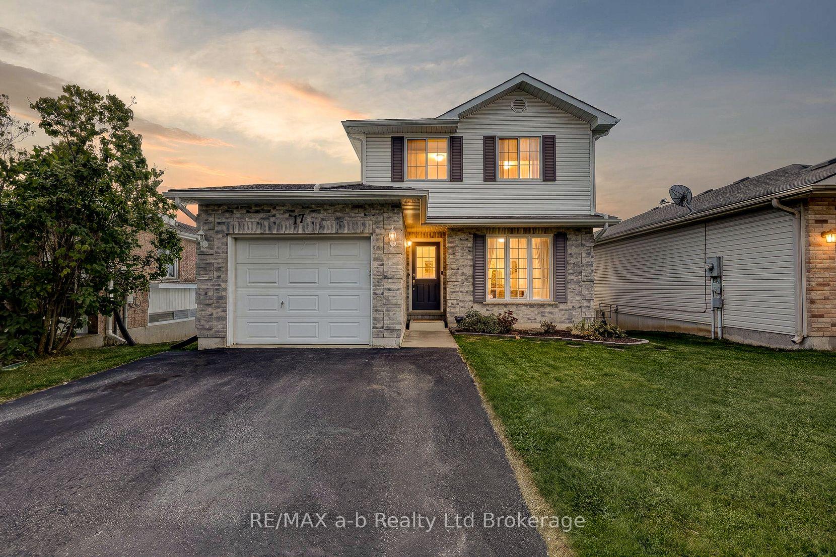 Photo 2 of 17 Rossiter Road, Ingersoll, Ingersoll - South — HOMEH