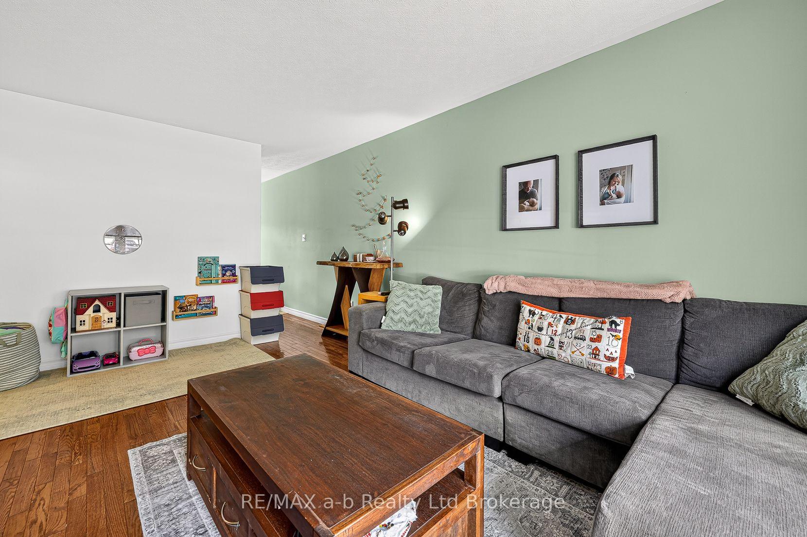 Photo 21 of 17 Rossiter Road, Ingersoll, Ingersoll - South — HOMEH
