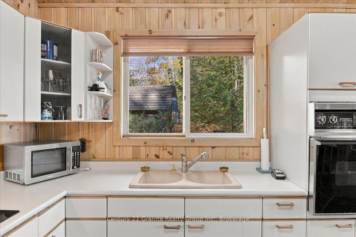 Photo 6 of 354 Forestview Road N, Hastings Highlands, Herschel Ward — HOMEH