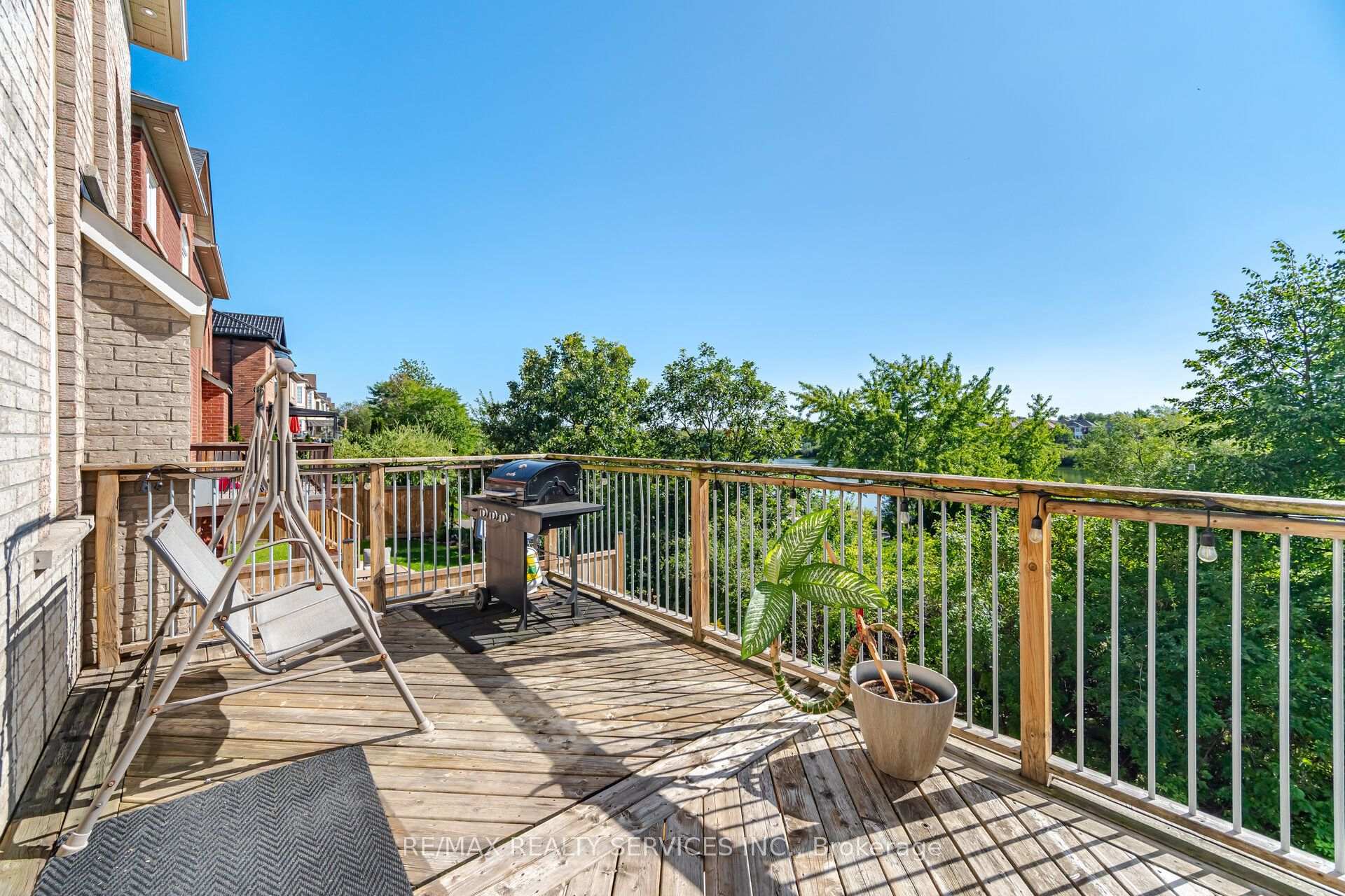 Photo 23 of 68 Southlake Boulevard, Brampton, Madoc — HOMEH