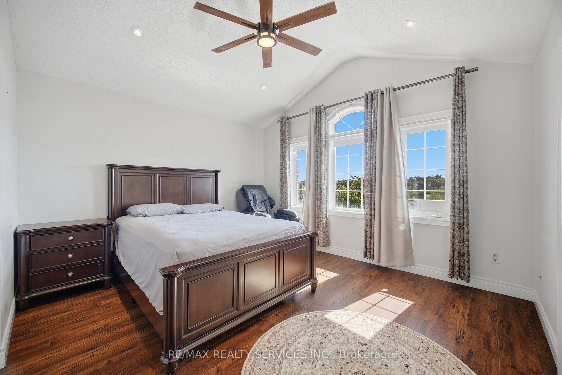 Photo 25 of 68 Southlake Boulevard, Brampton, Madoc — HOMEH
