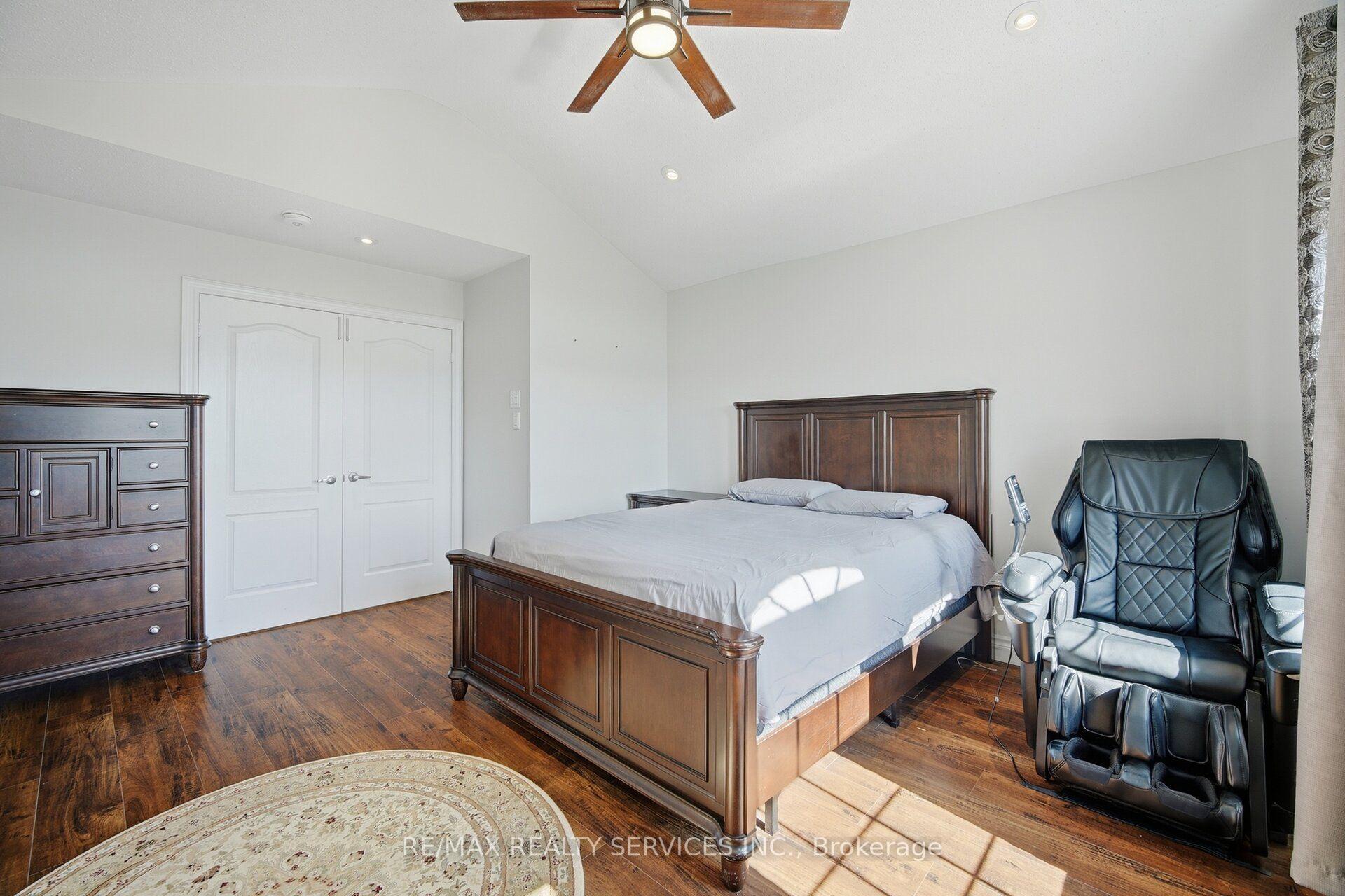 Photo 26 of 68 Southlake Boulevard, Brampton, Madoc — HOMEH