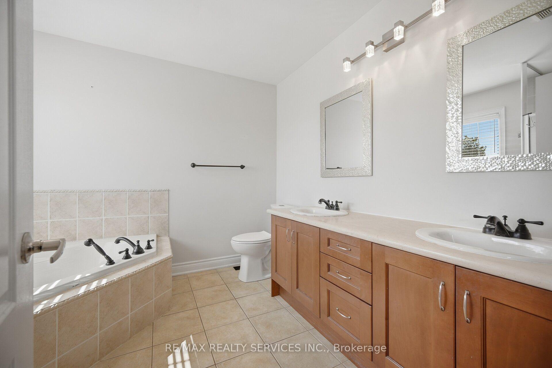Photo 29 of 68 Southlake Boulevard, Brampton, Madoc — HOMEH