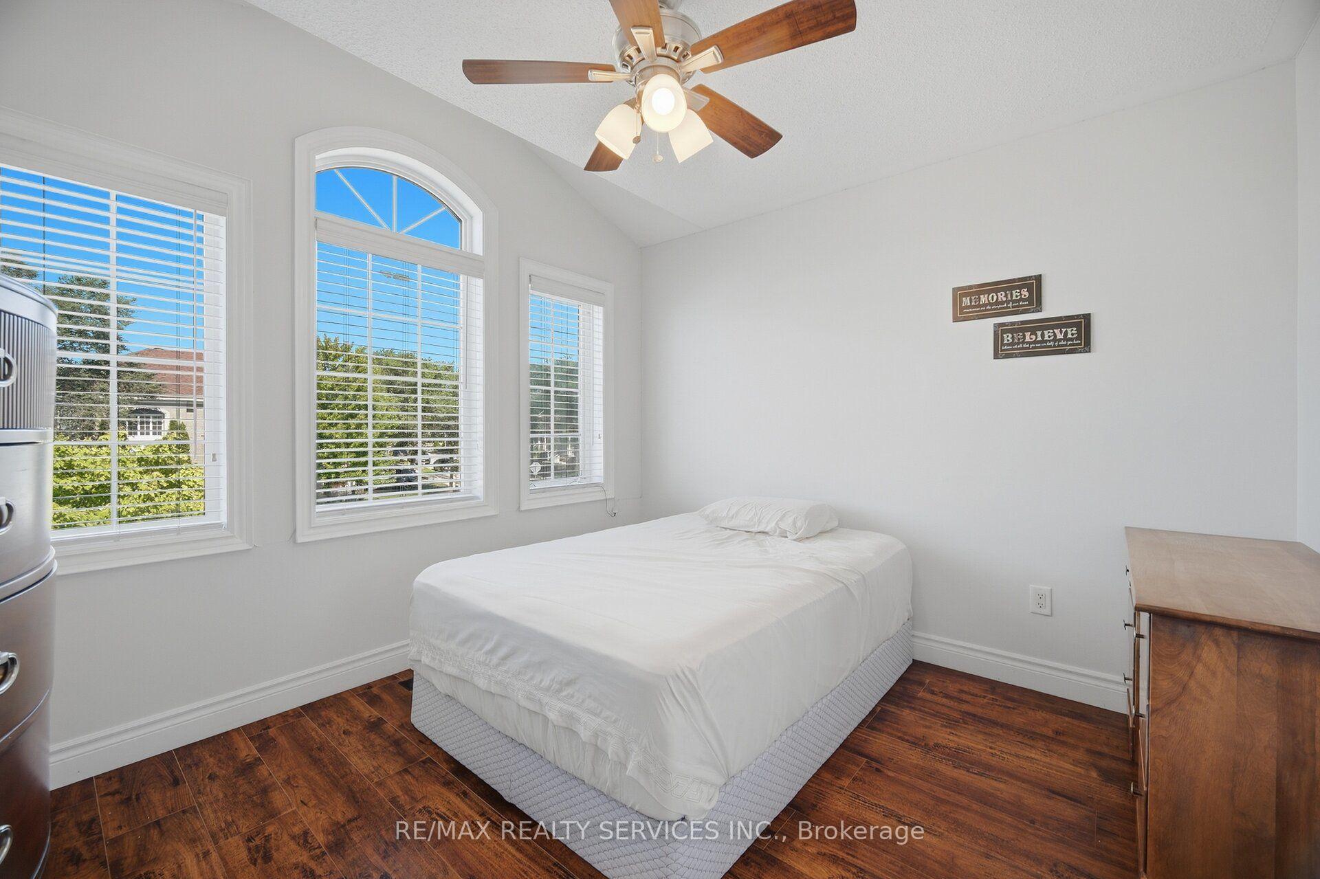 Photo 34 of 68 Southlake Boulevard, Brampton, Madoc — HOMEH