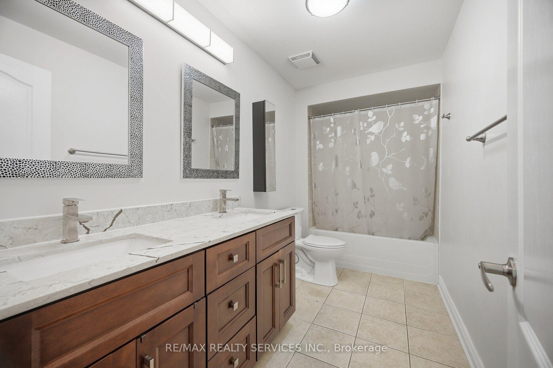 Photo 36 of 68 Southlake Boulevard, Brampton, Madoc — HOMEH
