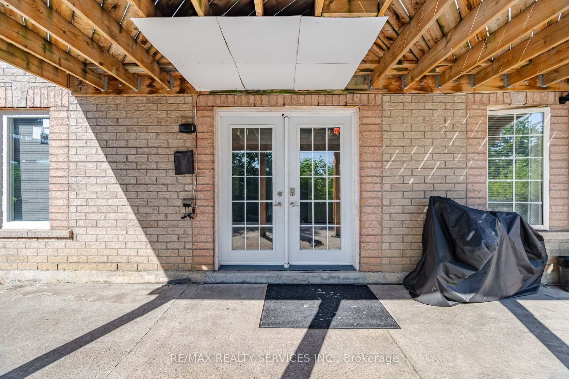 Photo 37 of 68 Southlake Boulevard, Brampton, Madoc — HOMEH
