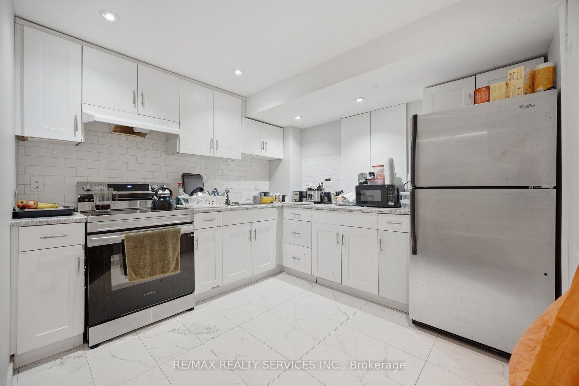 Photo 39 of 68 Southlake Boulevard, Brampton, Madoc — HOMEH