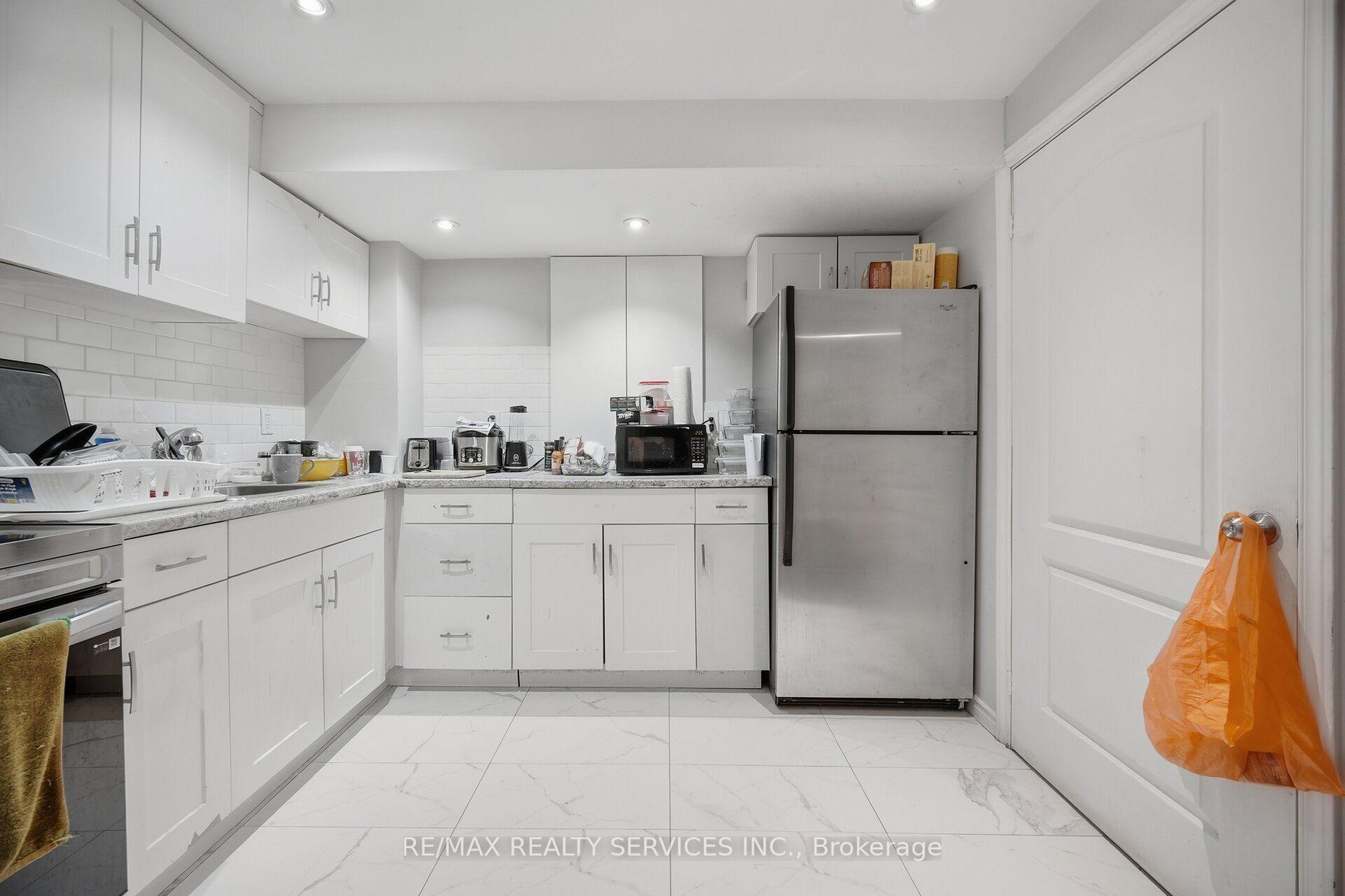 Photo 40 of 68 Southlake Boulevard, Brampton, Madoc — HOMEH