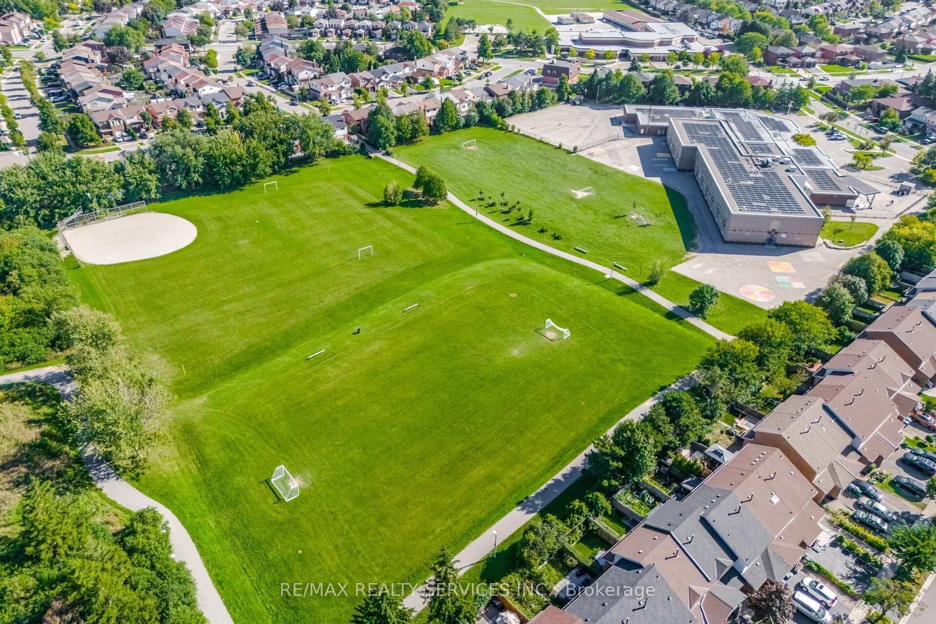 Photo 50 of 68 Southlake Boulevard, Brampton, Madoc — HOMEH