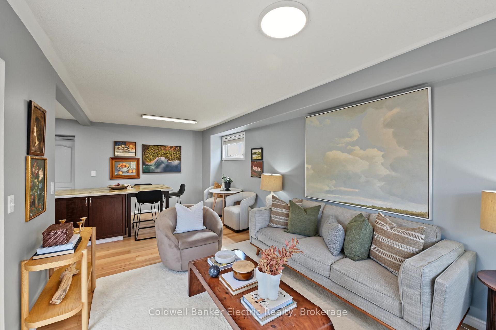 Photo 12 of 2334 Marsdale Drive, Peterborough, Ashburnham Ward 4 — HOMEH