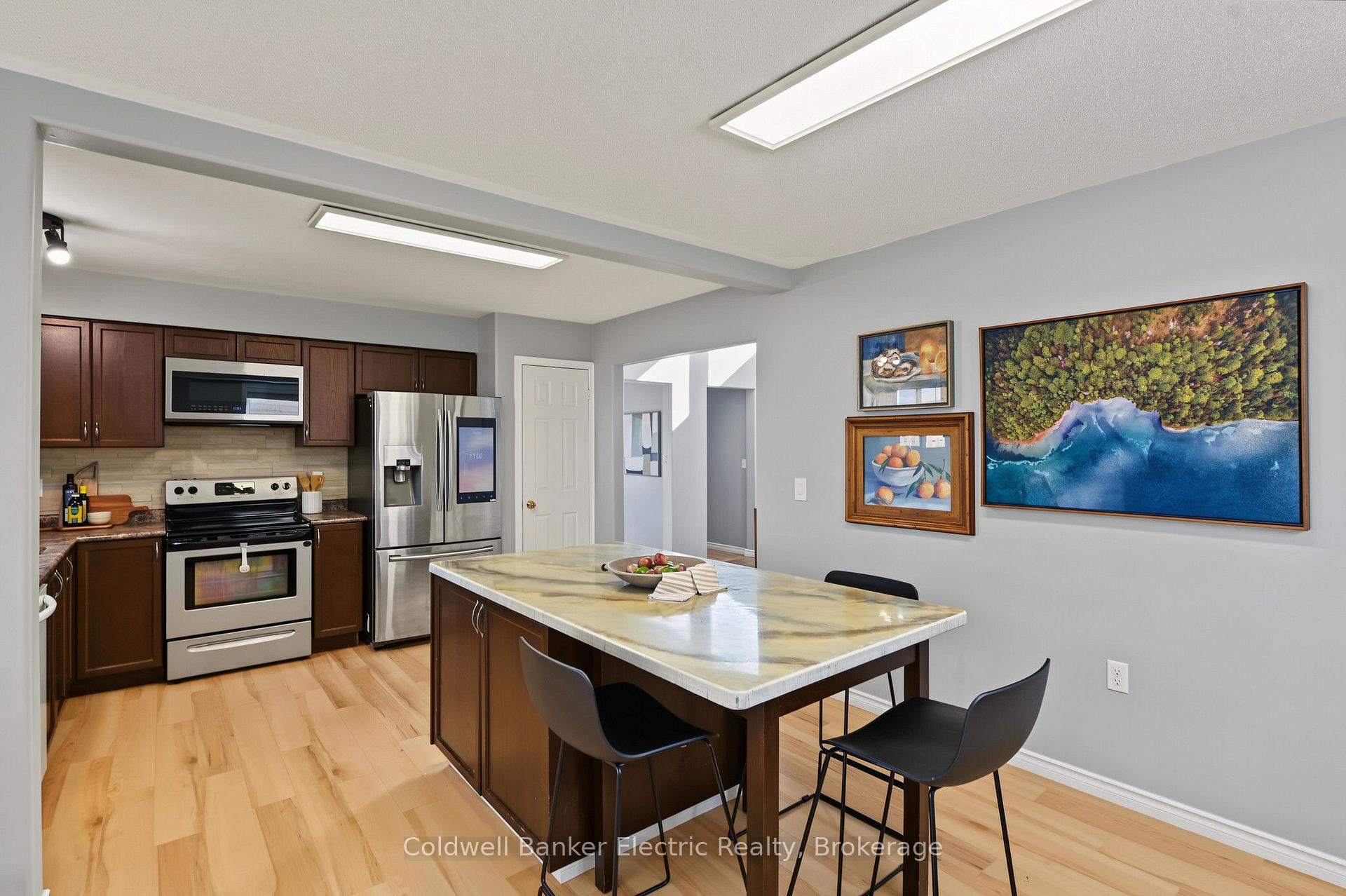 Photo 13 of 2334 Marsdale Drive, Peterborough, Ashburnham Ward 4 — HOMEH