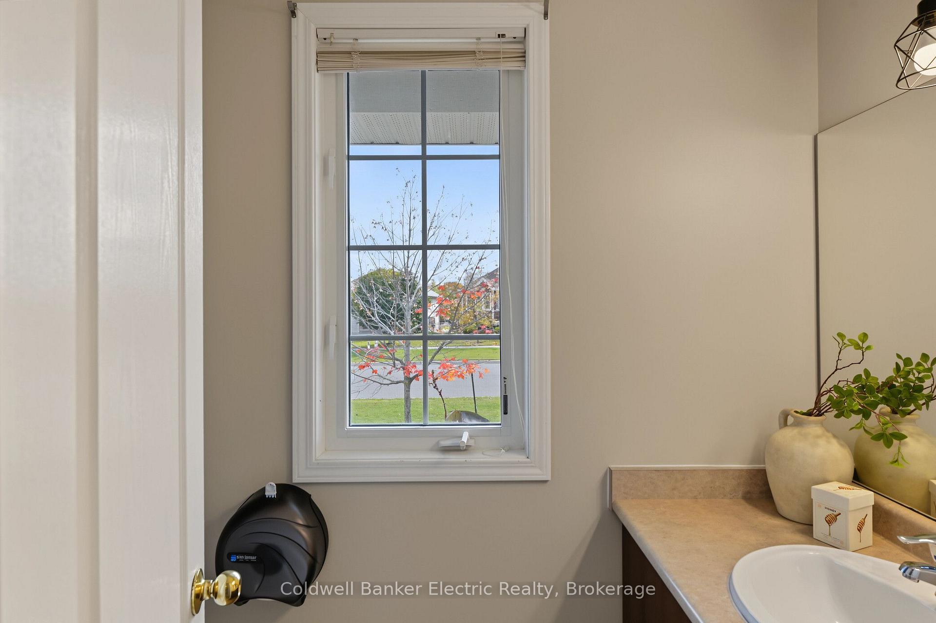 Photo 16 of 2334 Marsdale Drive, Peterborough, Ashburnham Ward 4 — HOMEH