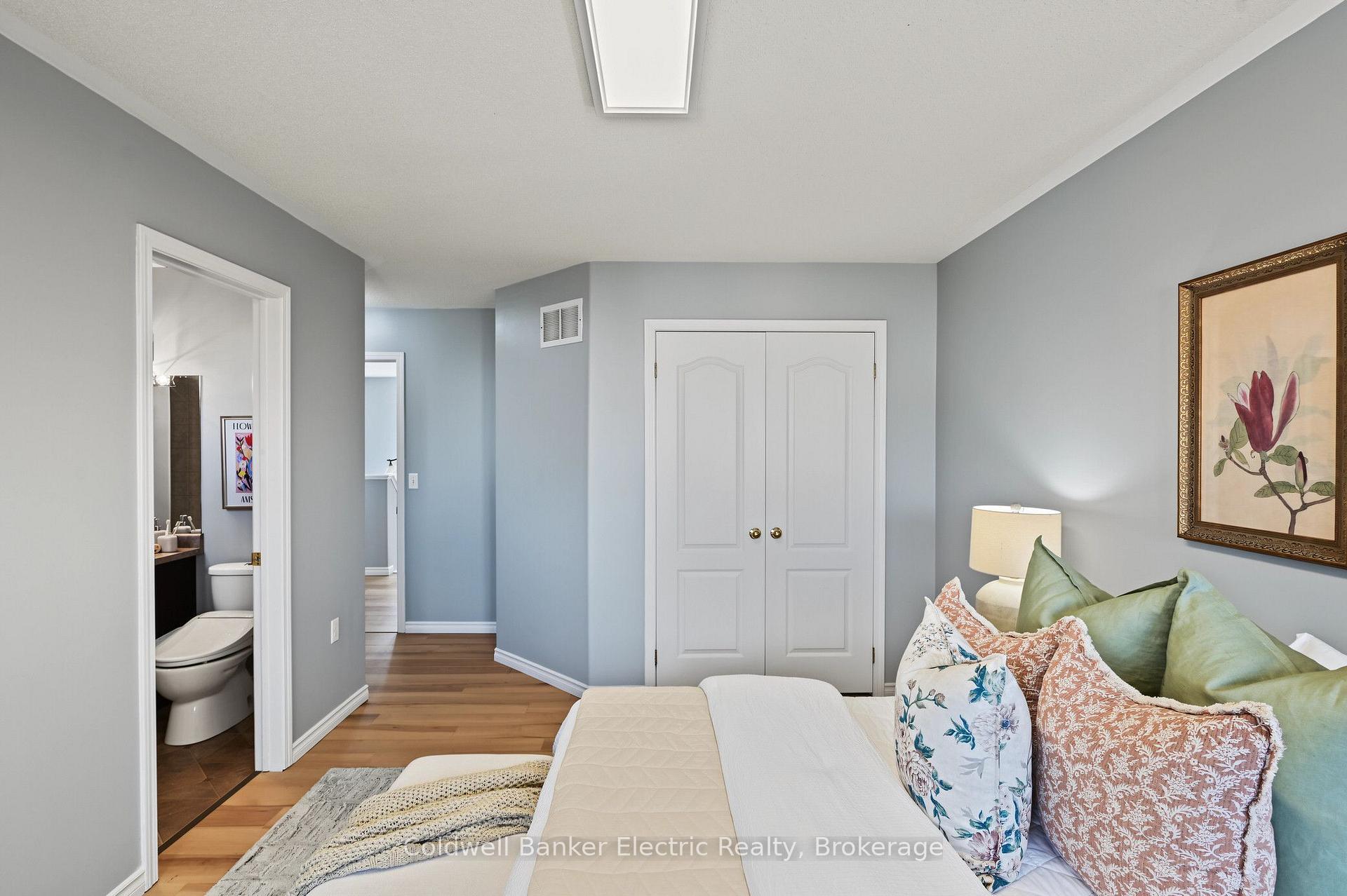 Photo 20 of 2334 Marsdale Drive, Peterborough, Ashburnham Ward 4 — HOMEH