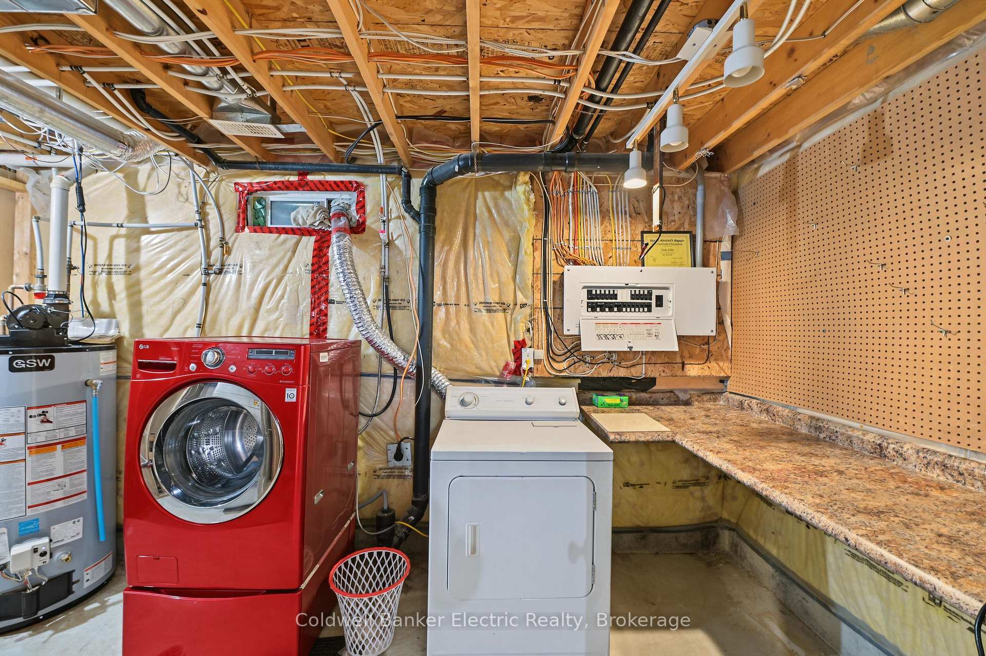 Photo 33 of 2334 Marsdale Drive, Peterborough, Ashburnham Ward 4 — HOMEH