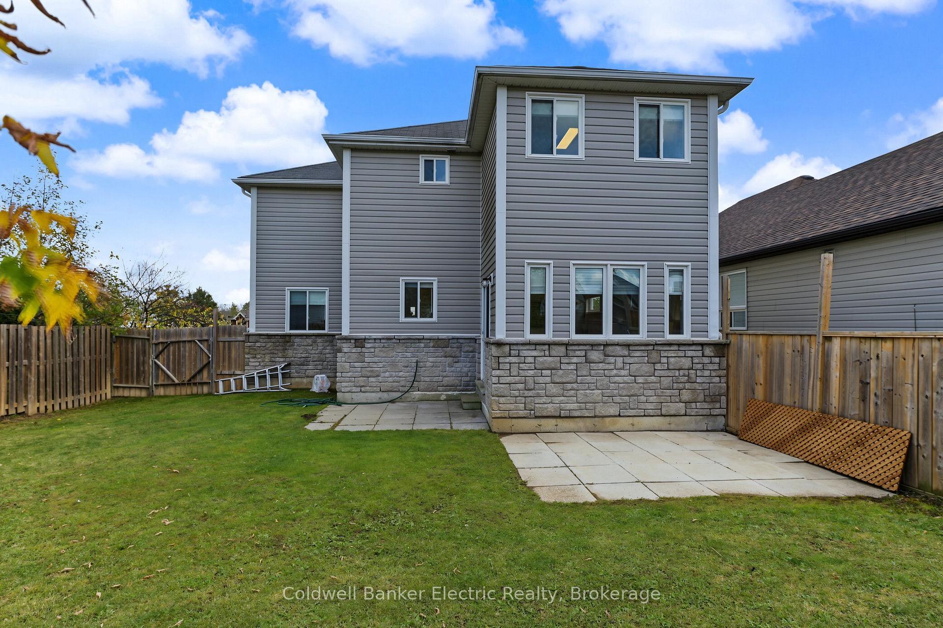 Photo 34 of 2334 Marsdale Drive, Peterborough, Ashburnham Ward 4 — HOMEH