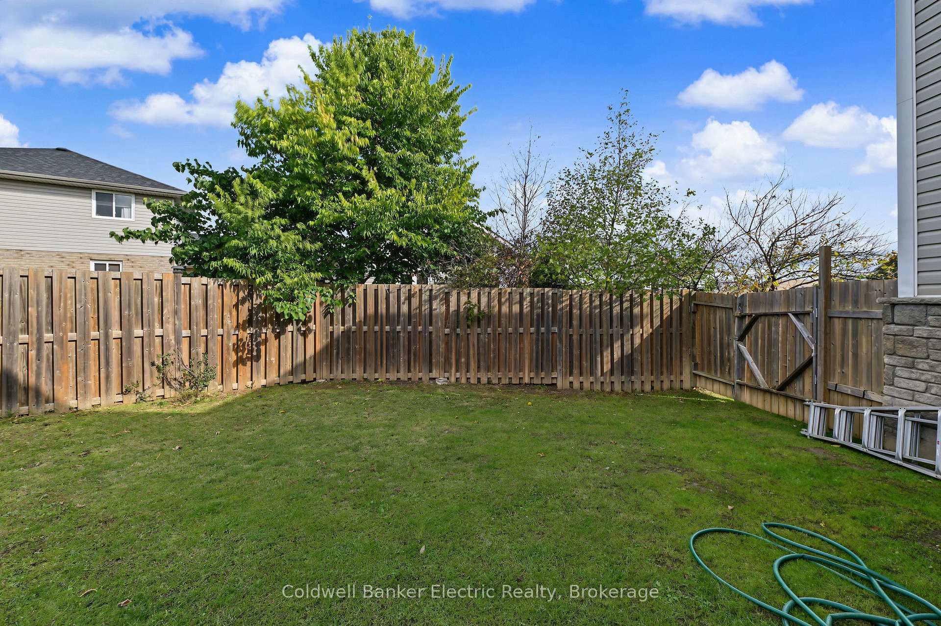 Photo 35 of 2334 Marsdale Drive, Peterborough, Ashburnham Ward 4 — HOMEH