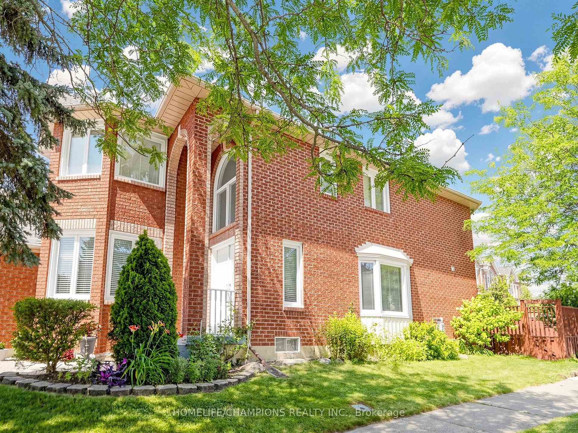 Photo 2 of 1622 Sandhurst Crescent, Pickering, Highbush — HOMEH