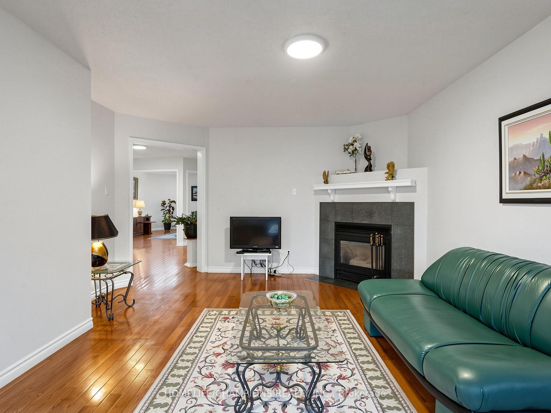 Photo 10 of 1622 Sandhurst Crescent, Pickering, Highbush — HOMEH