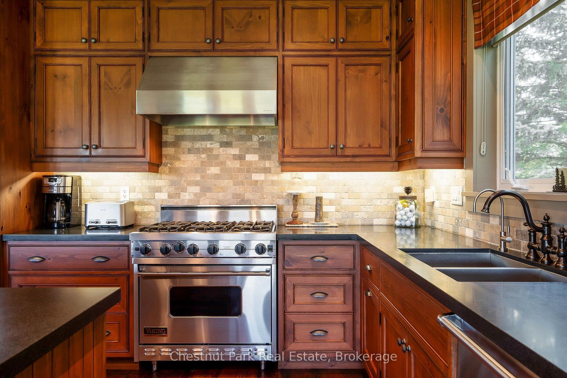 Photo 16 of 124 Snowbridge Way, Blue Mountains — HOMEH