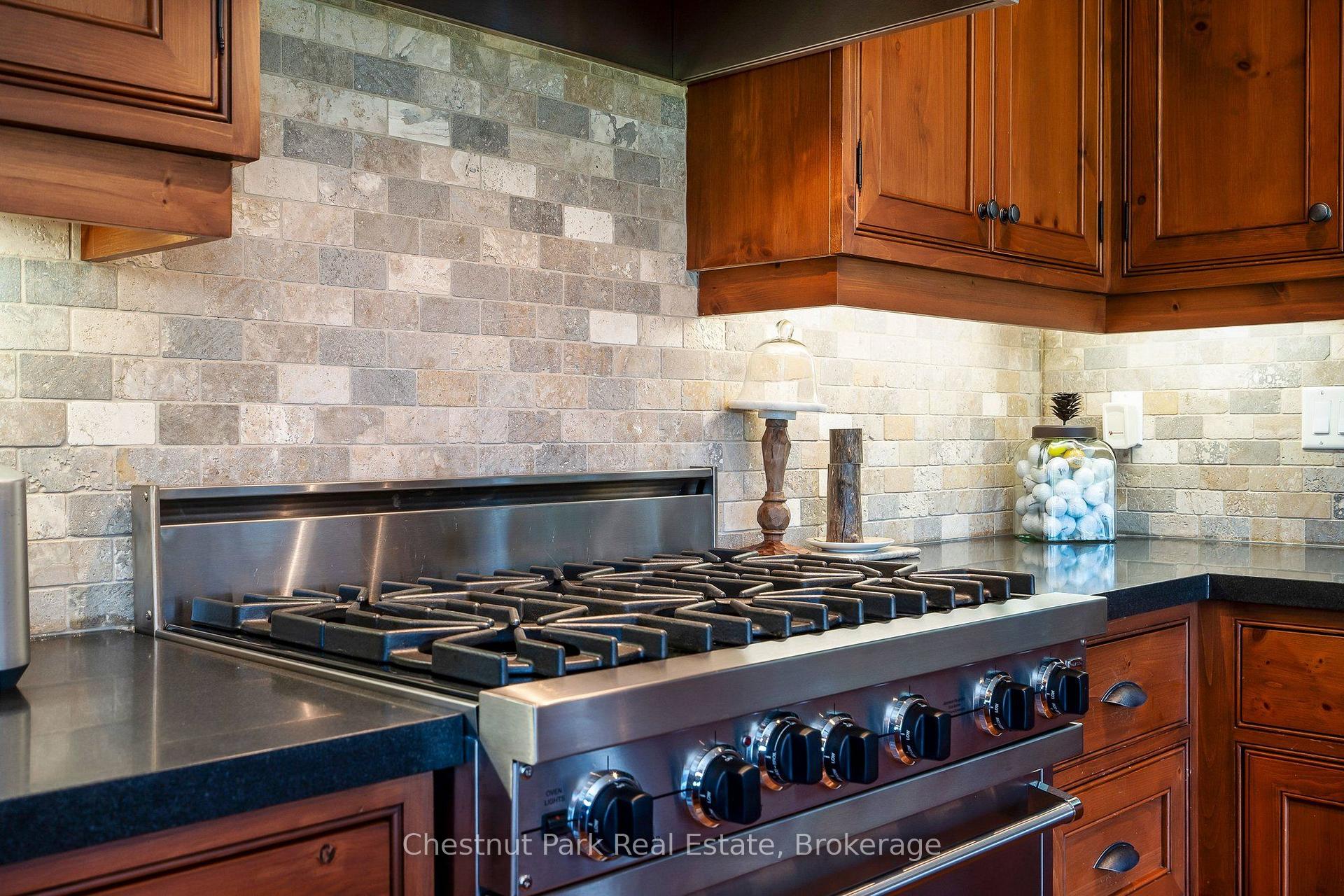 Photo 17 of 124 Snowbridge Way, Blue Mountains — HOMEH