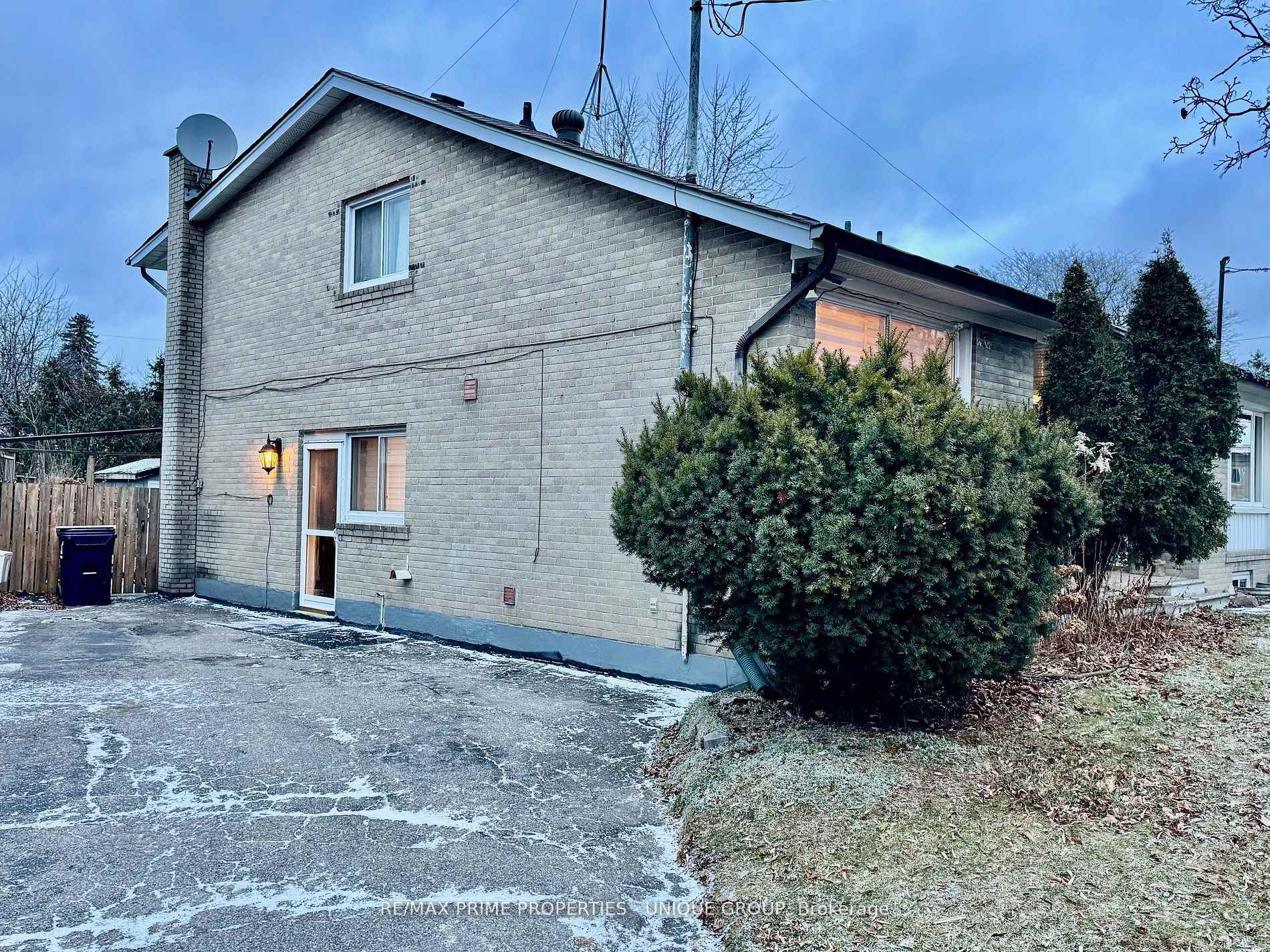 Photo 2 of 282 Roywood Drive, North York, Parkwoods-Donalda — HOMEH