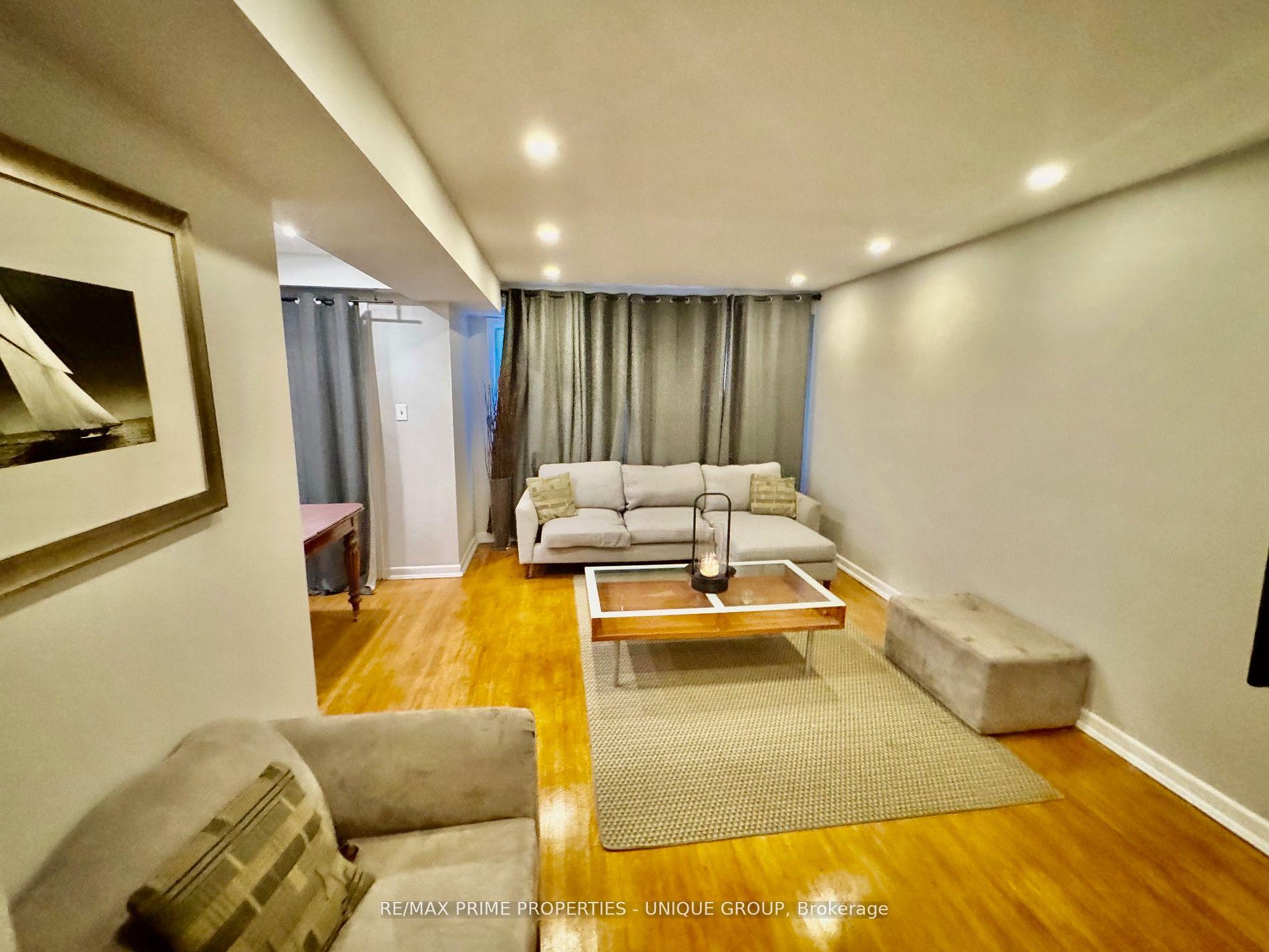 Photo 4 of 282 Roywood Drive, North York, Parkwoods-Donalda — HOMEH