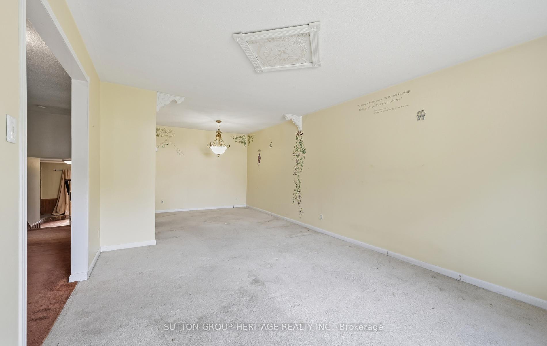 Photo 5 of 131 Darlingside Drive, Scarborough, West Hill — HOMEH