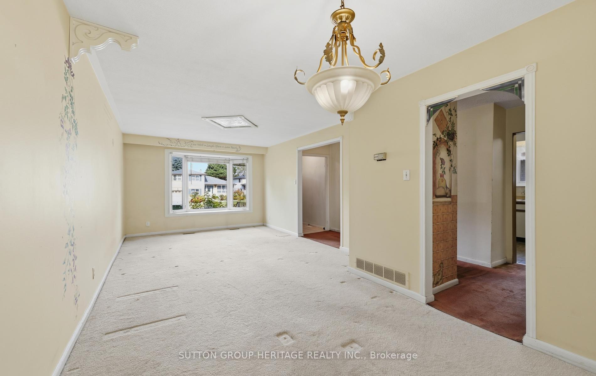 Photo 6 of 131 Darlingside Drive, Scarborough, West Hill — HOMEH
