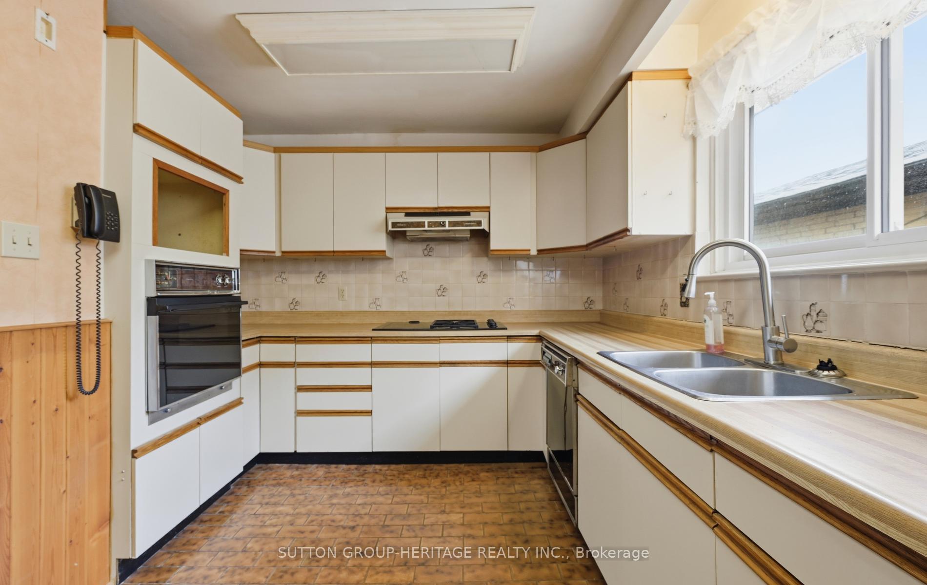 Photo 7 of 131 Darlingside Drive, Scarborough, West Hill — HOMEH
