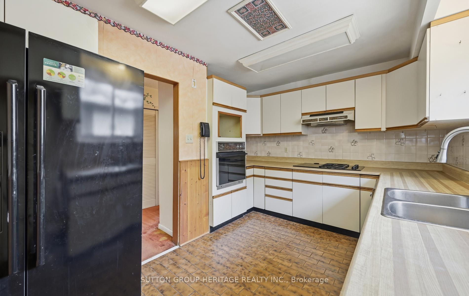 Photo 8 of 131 Darlingside Drive, Scarborough, West Hill — HOMEH